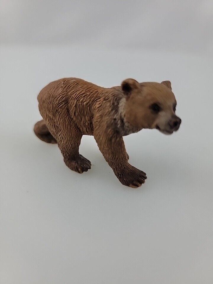 Schleich BABY CUP GRIZZLY BEAR FIGURE 