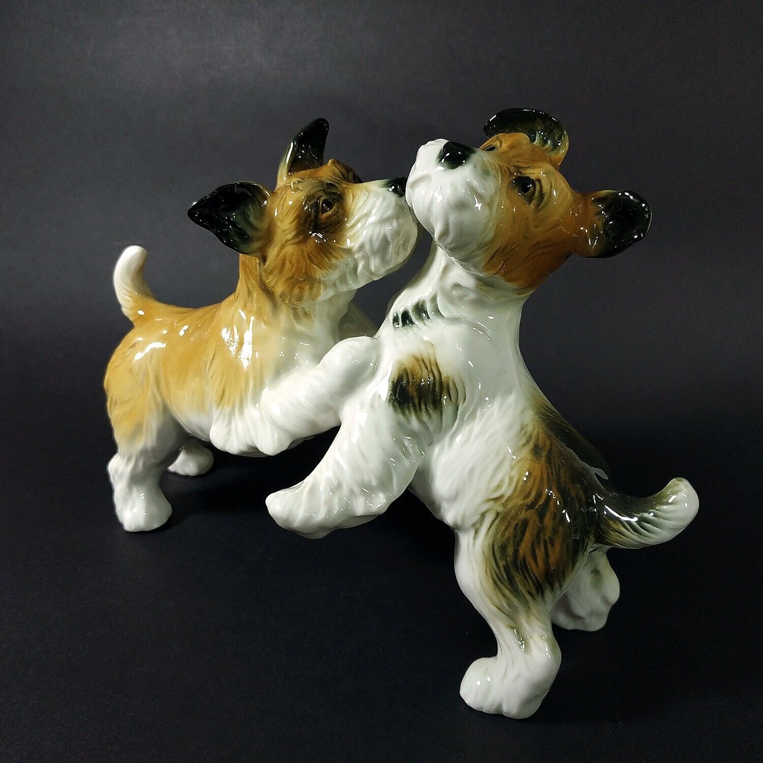 KARL ENS © Germany. Playing Dogs. Antique Porcelain Figurine. 1919 -1945