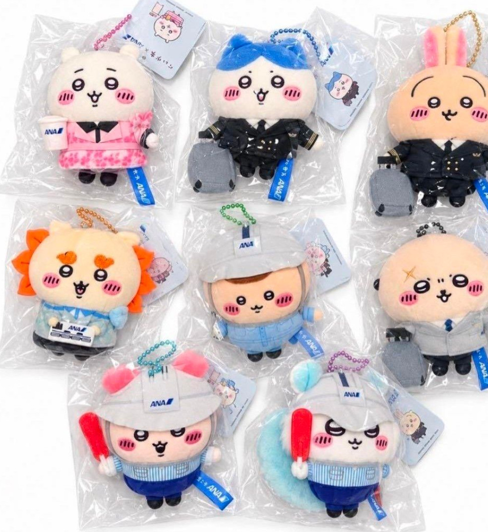 Chiikawa x ANA Limited CA Plush Mascot Ball Chain Complete Set Chiikawa x ANA Limited CA Plush Mascot Ball Chain Complete Set