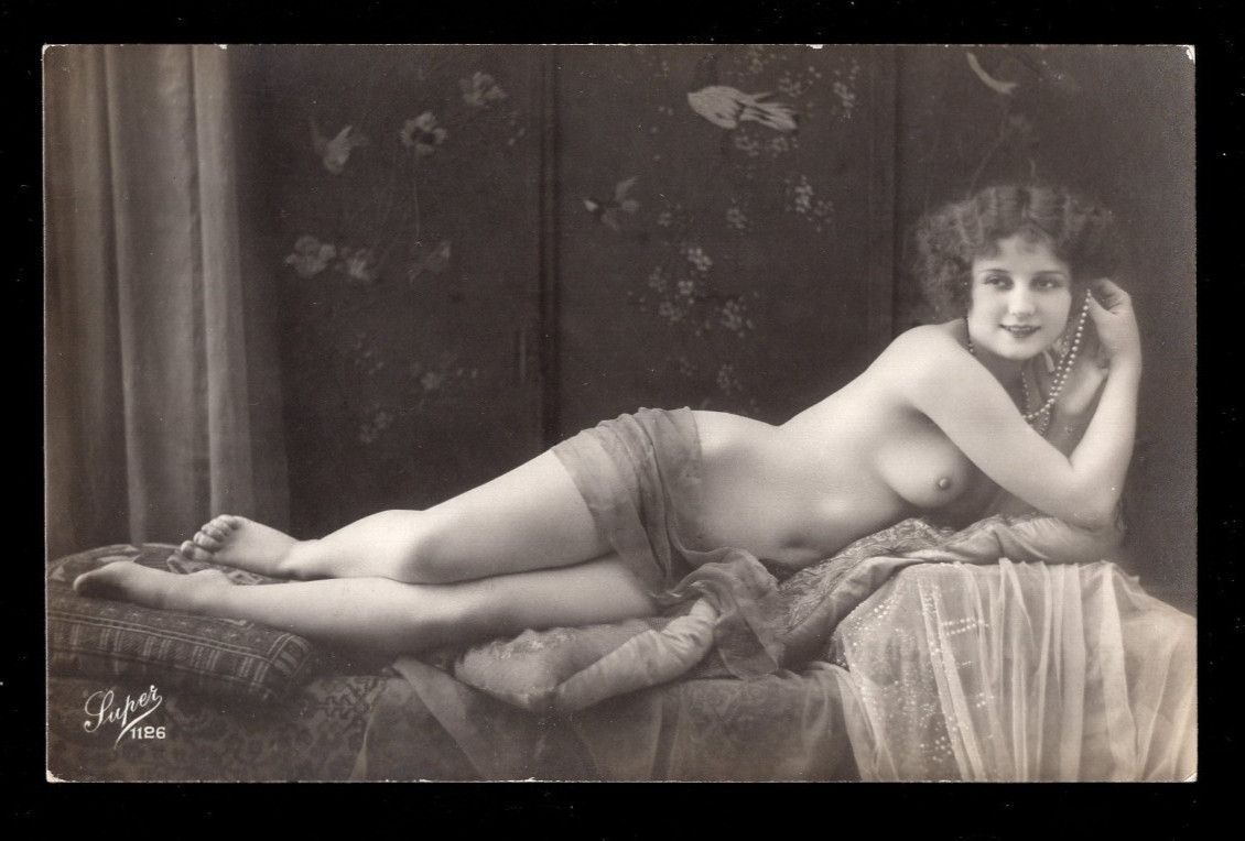 VINTAGE RPPC POSTCARD SUPER 1126 FRENCH NUDE WOMAN 