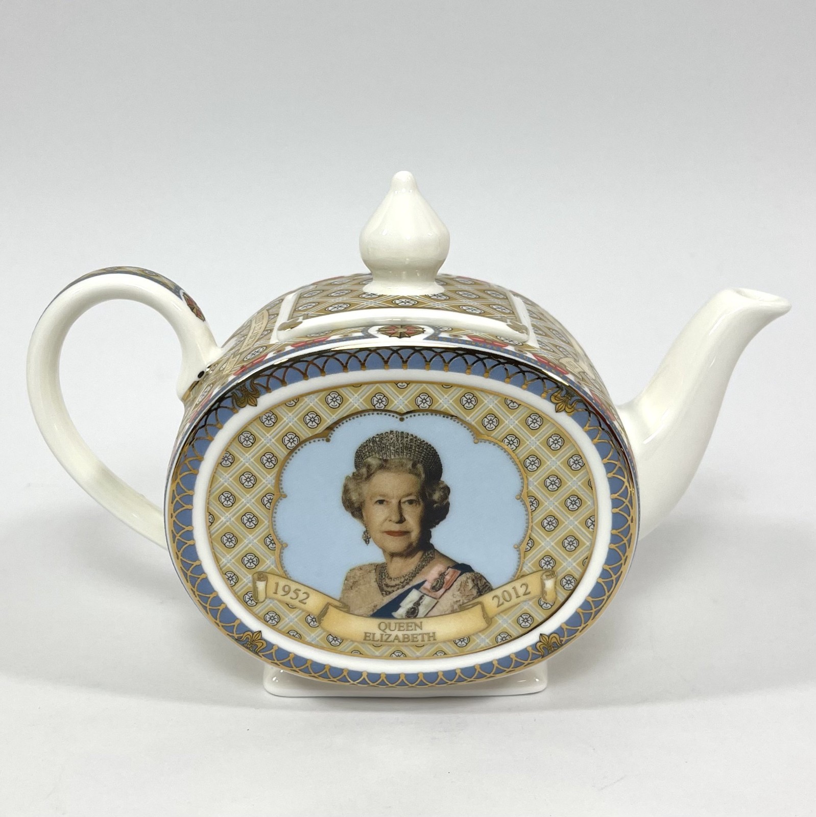James Sadler Queen Elizabeth II Diamond Jubilee Teapot 1952-2012 Rare