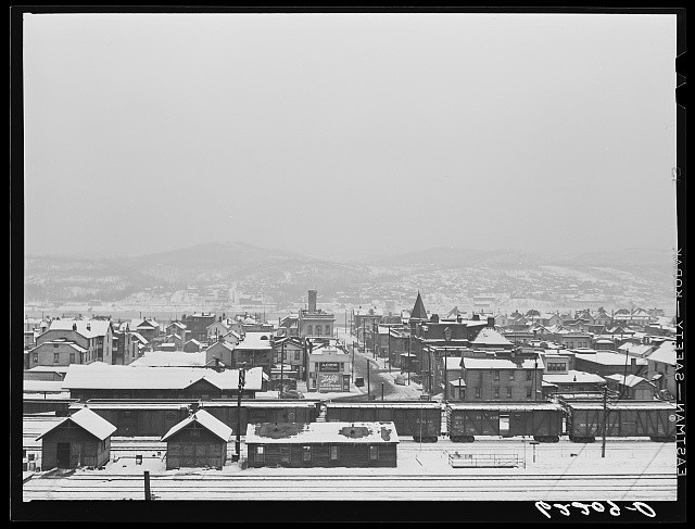 Photo:West Aliquippa Pennsylvania 1941 Snowy Town View