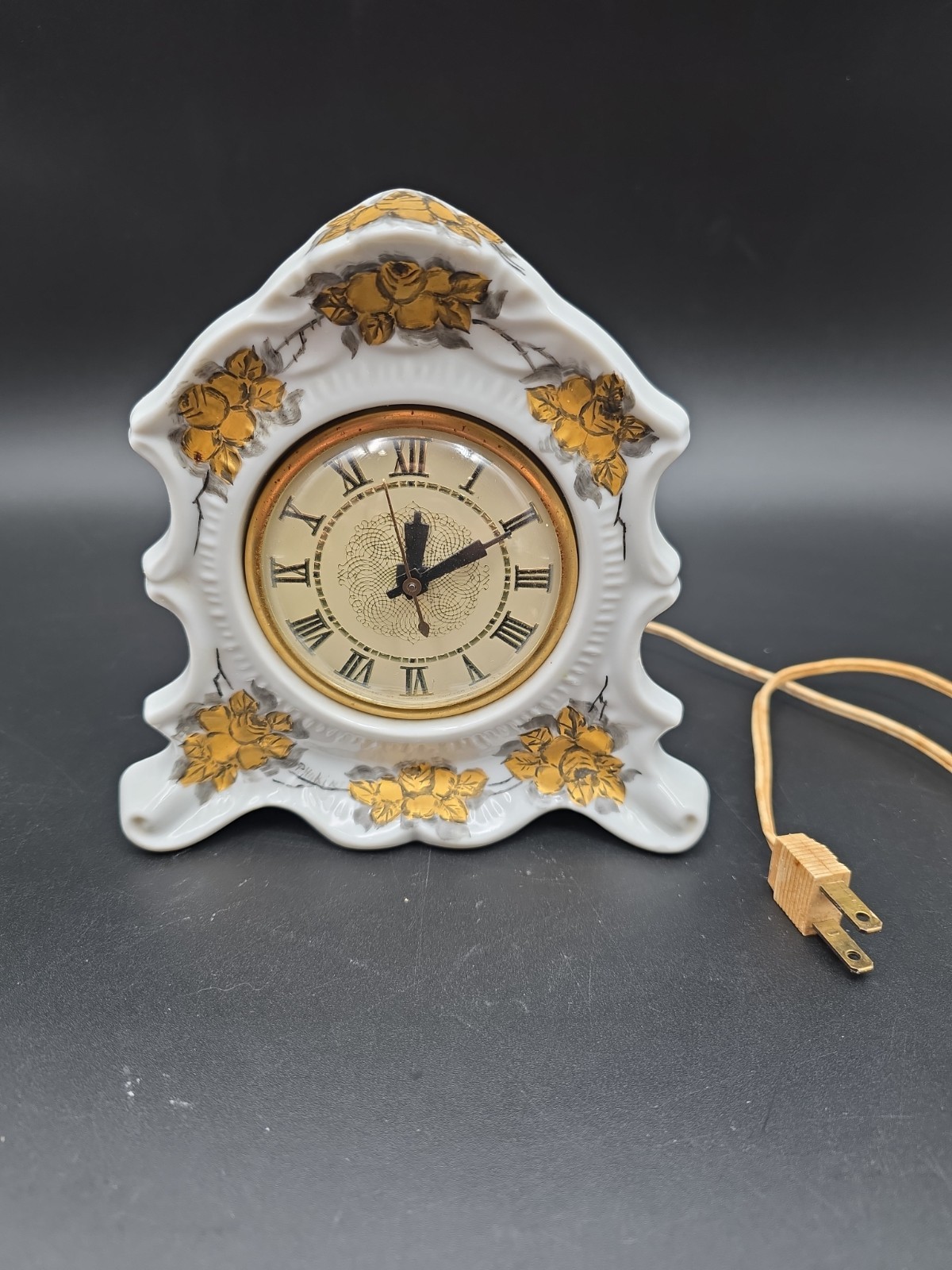 Vintage Porcelain W/ Gold Floral Pattern Lanshire Electric Mantel Clock Works