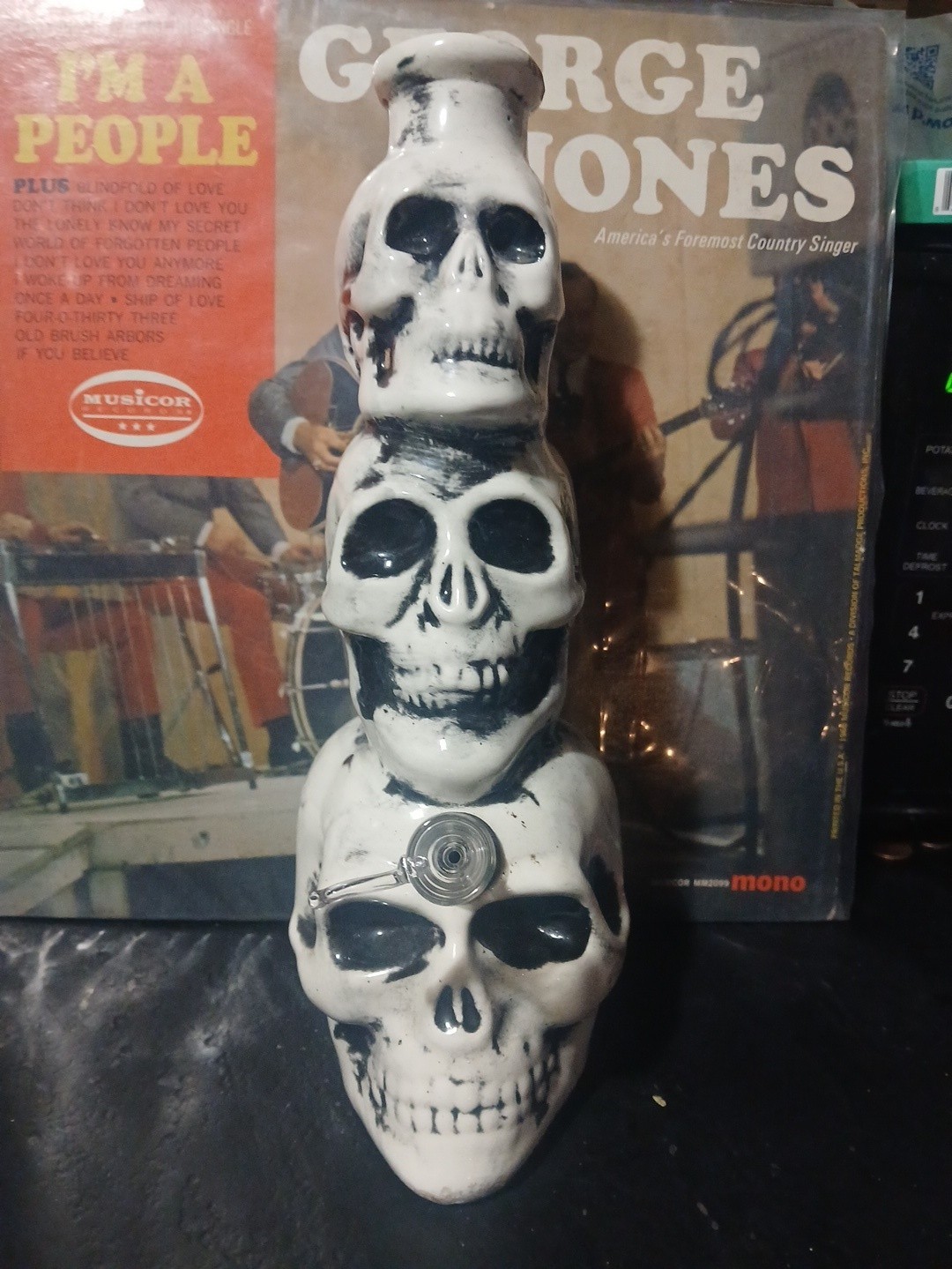 Vintage 12 inch skull ceramic bong