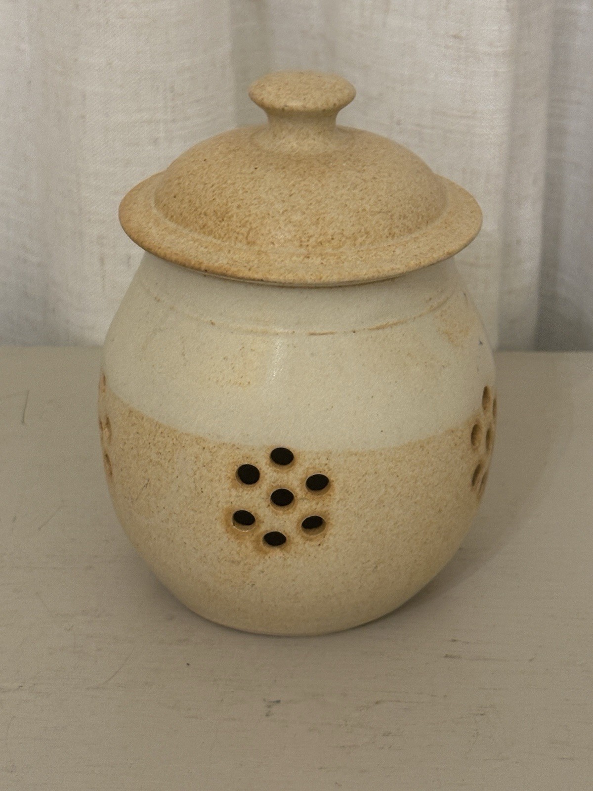 Vintage Kathy Hosking Studio Pottery Ceramic Garlic Keeper Crock Lid Louisiana