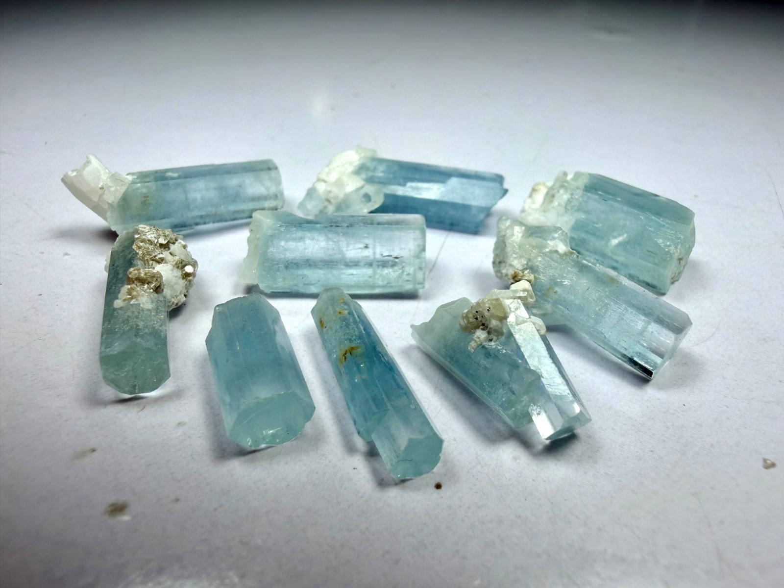 Blue Color Transparent Aquamarine Crystal Lot : 9 Pieces / 90 Carats @Minerals