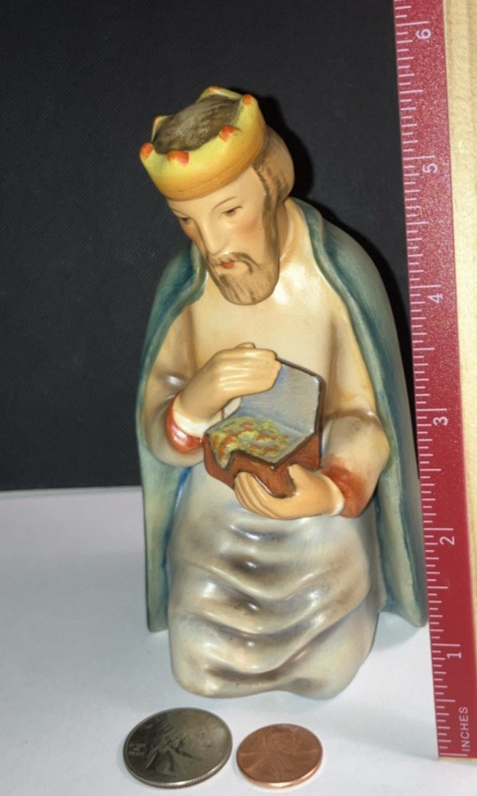CHRISTMAS  ...GOEBEL HUMMEL-  KNEELING KING - Nativity Figure # 214-N 1951
