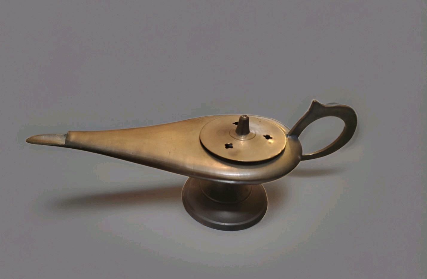 Brass Aladdin Genie Style Oil Lamp w/ Lid, Solid Gold/Brown Metal, India