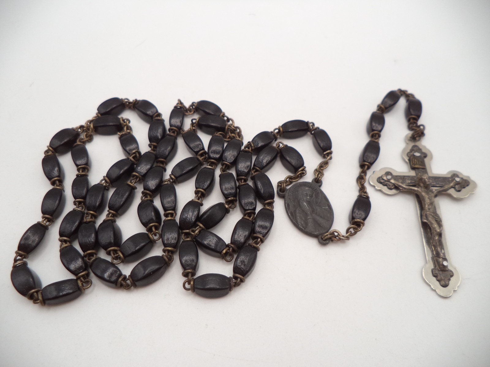 Vintage Roma Italy Black Wood Bead Rosary Sacred Heart Mary Scalloped Crucifix Vintage Roma Italy Black Wood Bead Rosary Sacred Heart Mary Scalloped Crucifix