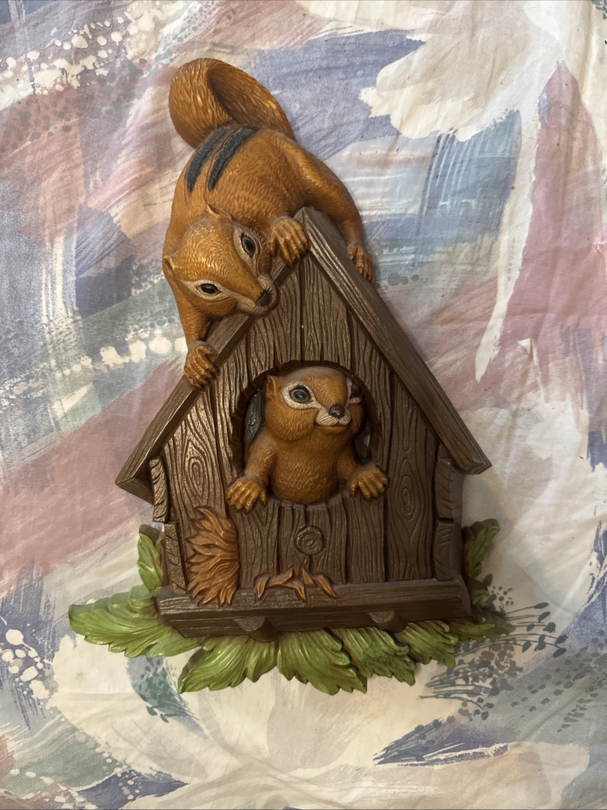 Vintage Chipmunks and Birdhouse Plaque HOMCO  USA GRANNYCORE COTTAGE 1977 10”