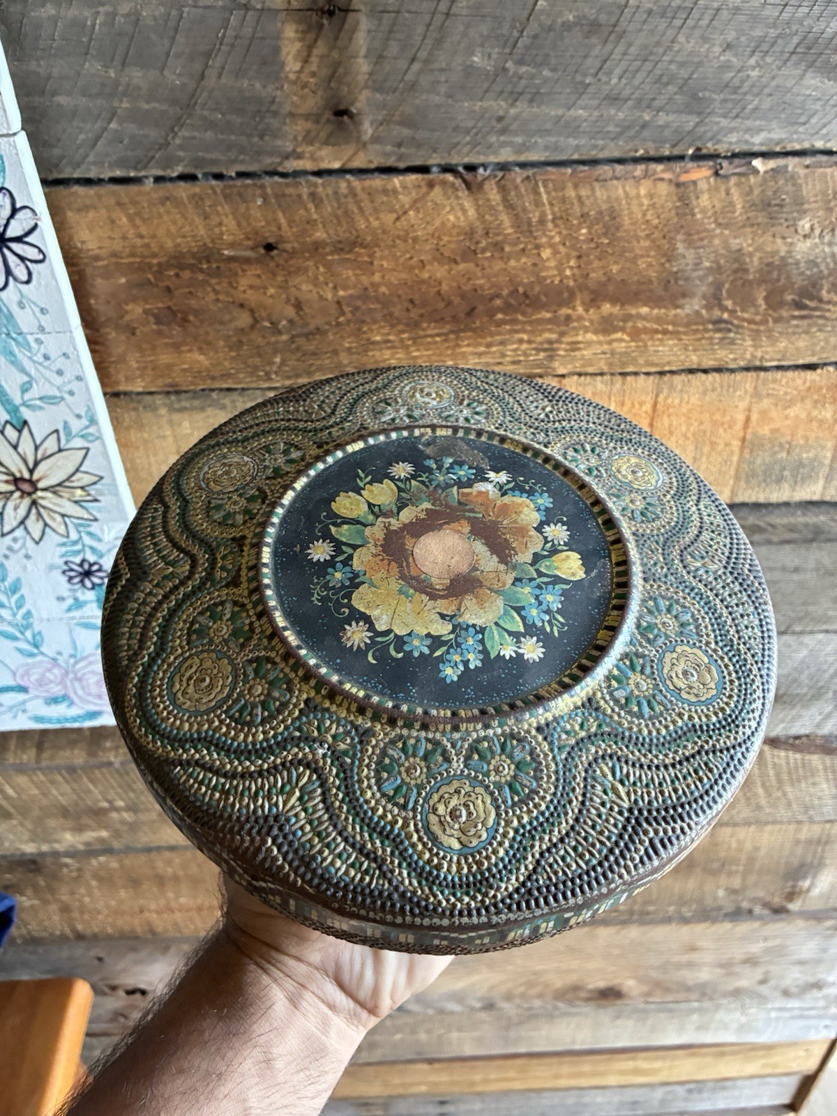 Vintage 1970s Holland Mosaic Tin floral center Holland Trinket Jewelry Sewing 