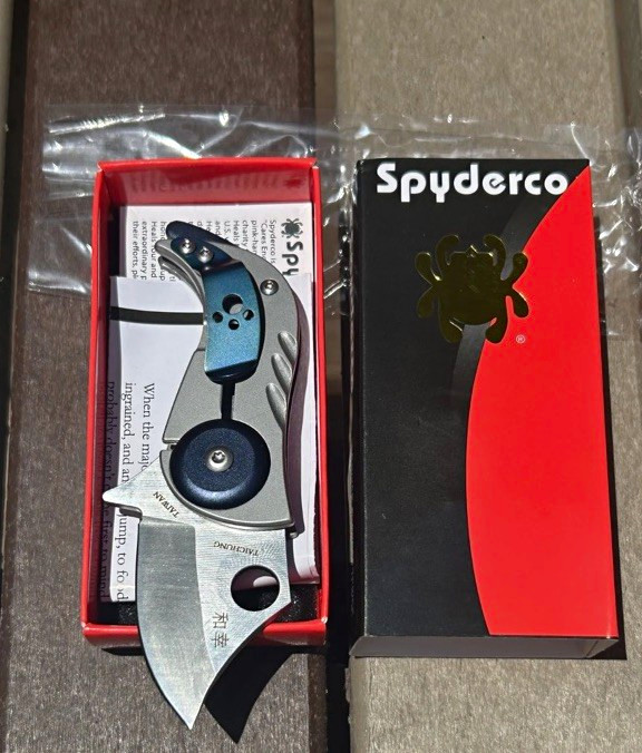 Spyderco Pochi C256TIP 1.56 Inch Flipper Blade CPM S45VN Steel Pocket Knife