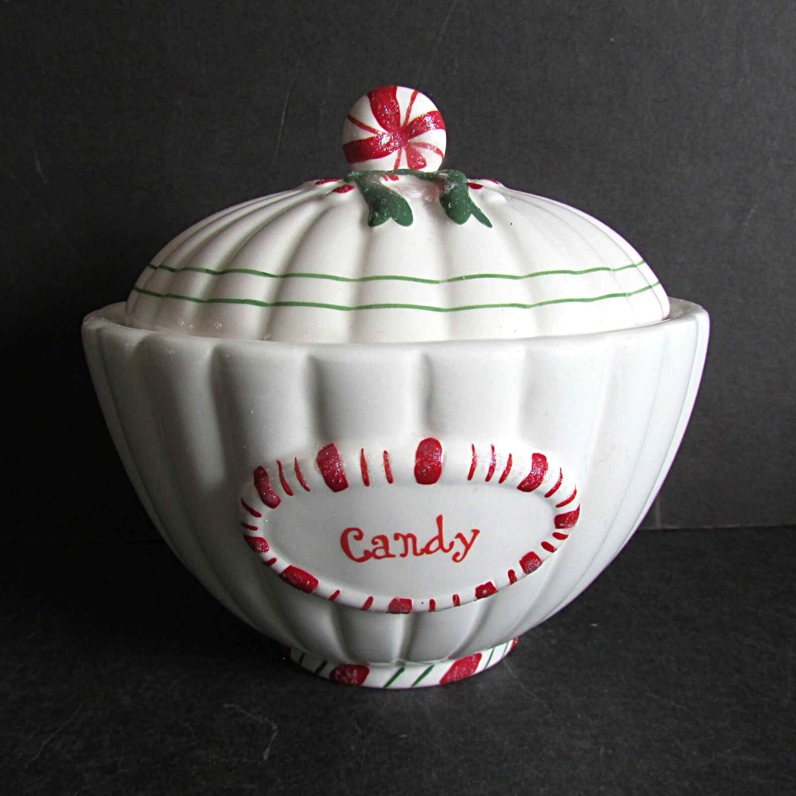 Ceramic Covered Candy Trinket Dish held White Barn Candle 4.25x4\