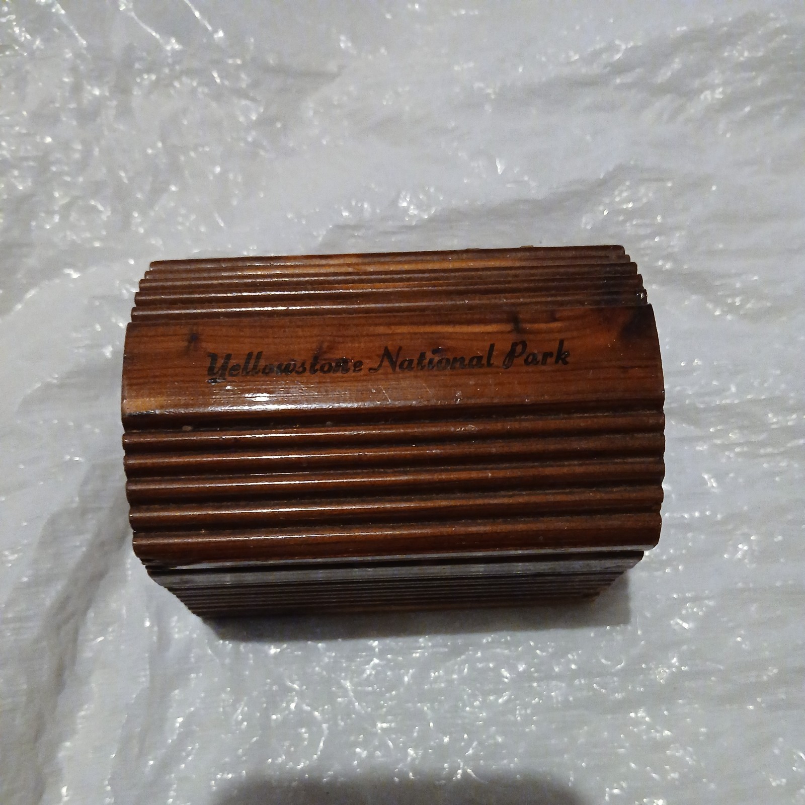 Vintage Yellowstone National Park Souvenir Cedar Mini Box Excellent  condition 