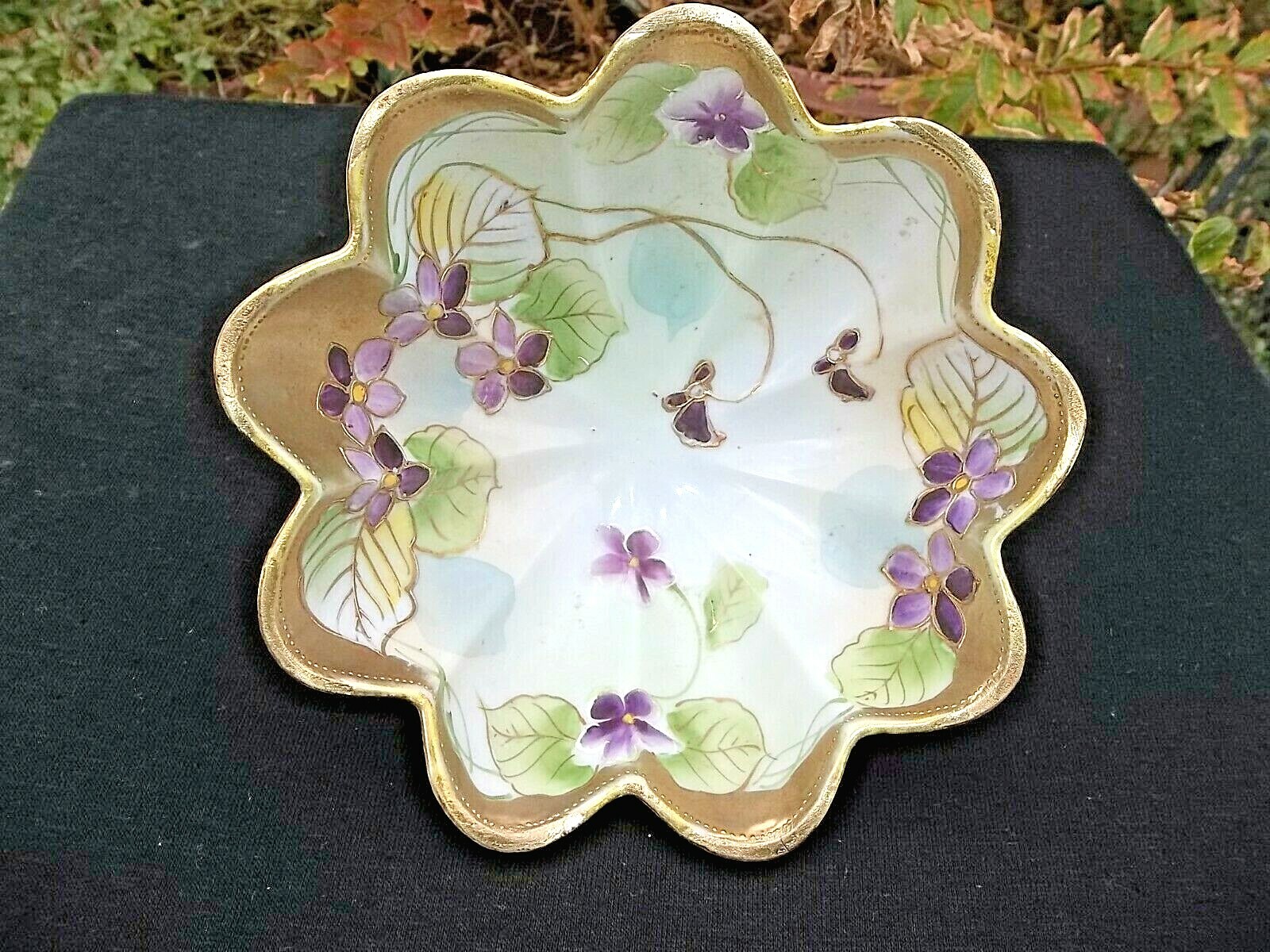 NIPPON HAND PAINTED  3 TOED BOWL  NUT DISH