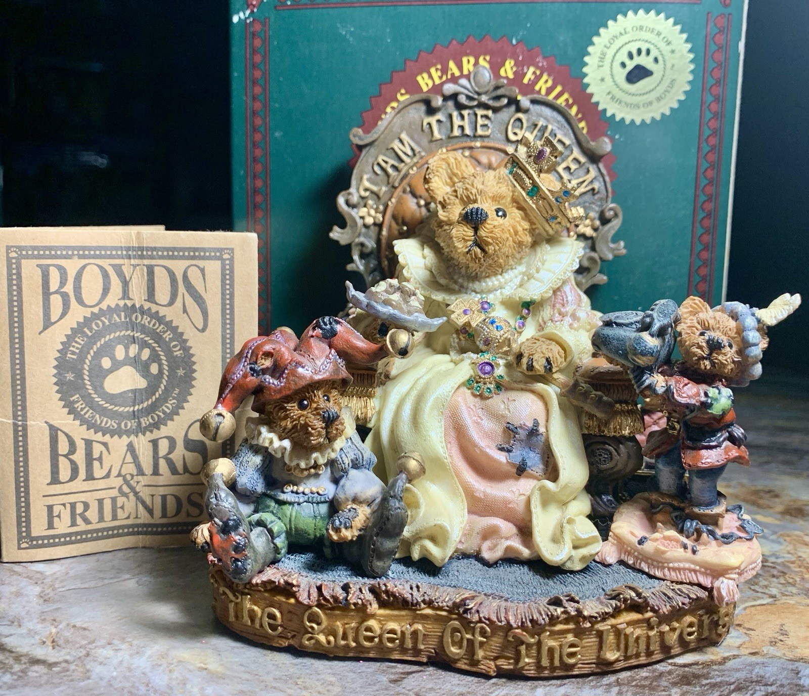 1998 Boyds Bears Celebration Edition “I AM THE QUEEN” Style #01998-71