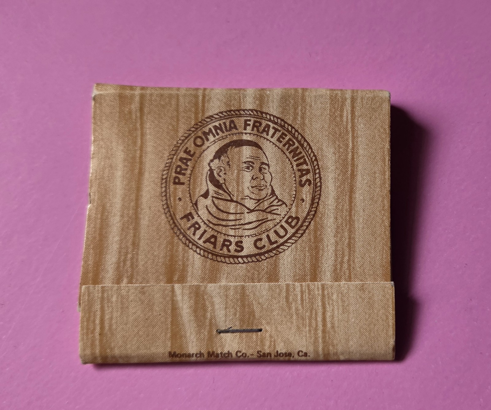 FRIARS CLUB PRAE OMNIA ☆ BeverlyHills, California Matchbook Vtg NEARLY FULL 🔥🔥