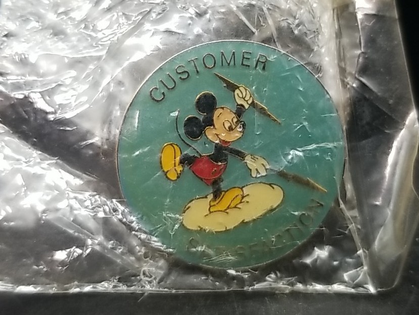 WDW Cast Member Pin Reedy Creek Customer Satisfaction Lighting Bolt Mickey NOS
