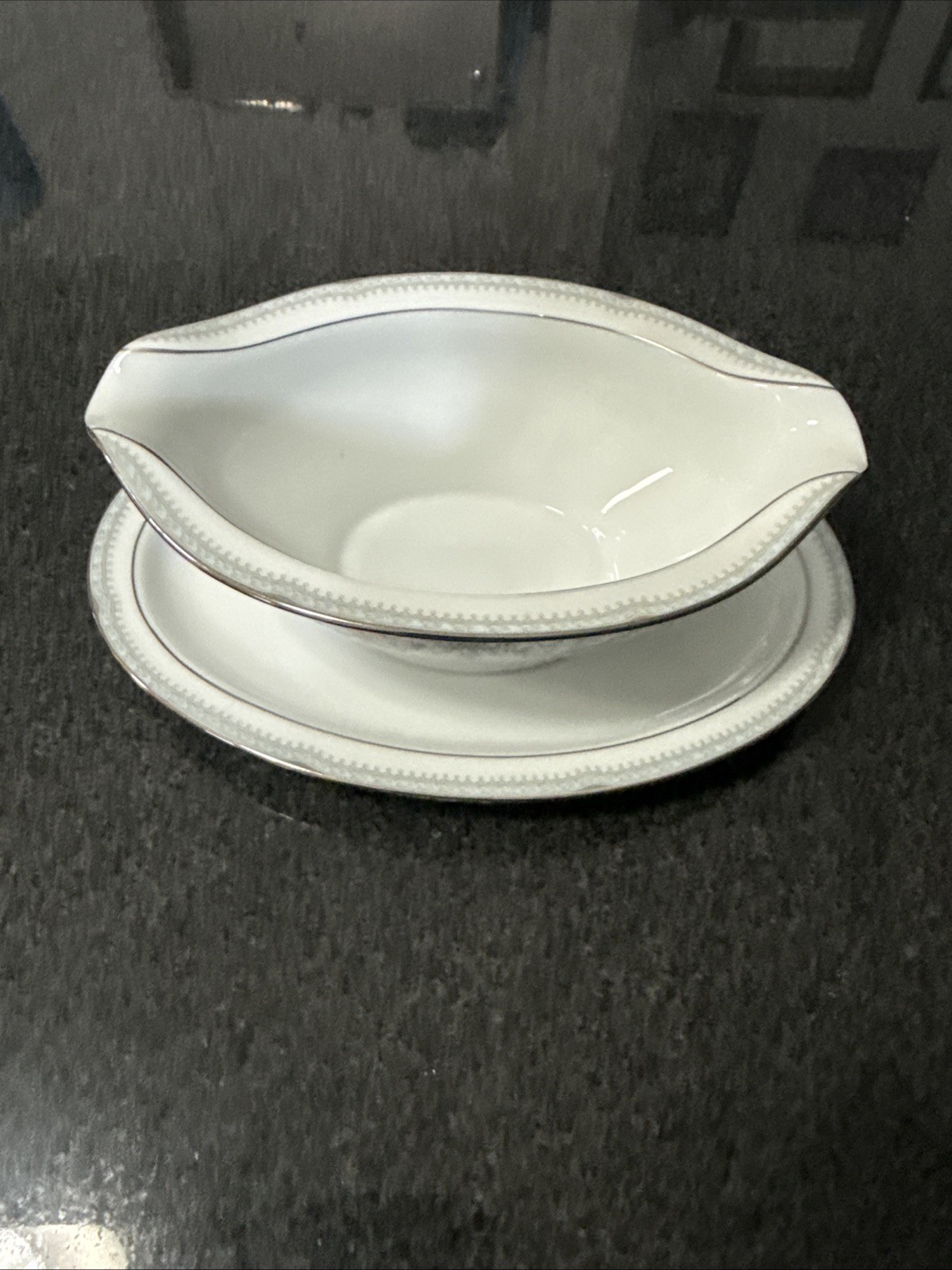 NORITAKE COLBURN GRAVY BOAT 6107 W/ ATTACHED TRAY - 9