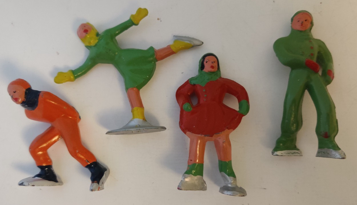 4 Vintage Barclay Manoil Lead Ice Skaters Figurines 2.5 In Putz Holiday Village