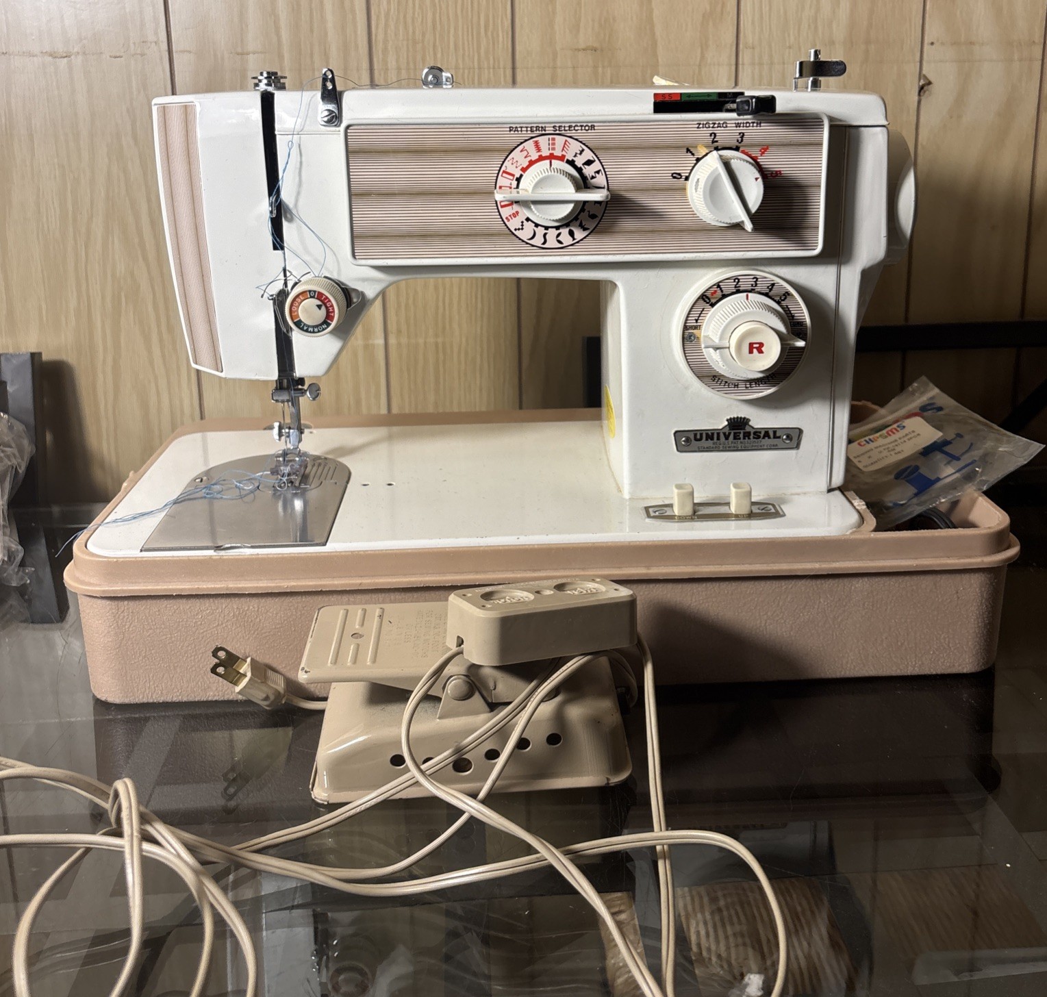 Vintage Universal Sewing Machine Not Tested Read Description