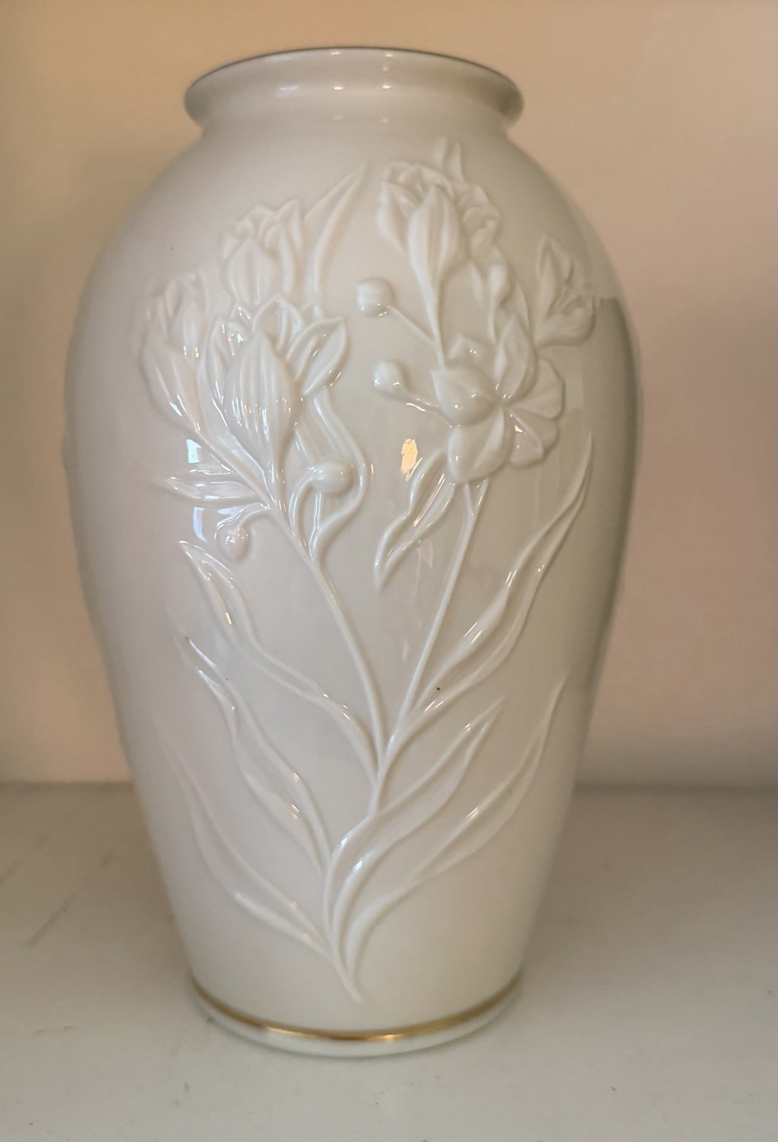 Vintage Lenox 8” Vase Masterpiece Collection Embossed Iris 24k Gold Porcelain