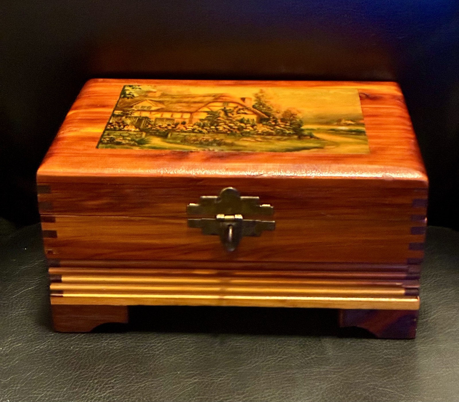 Vintage Cedar Wood Keepsake Jewelry Box Footed Cottage Decoupage Scene Latch