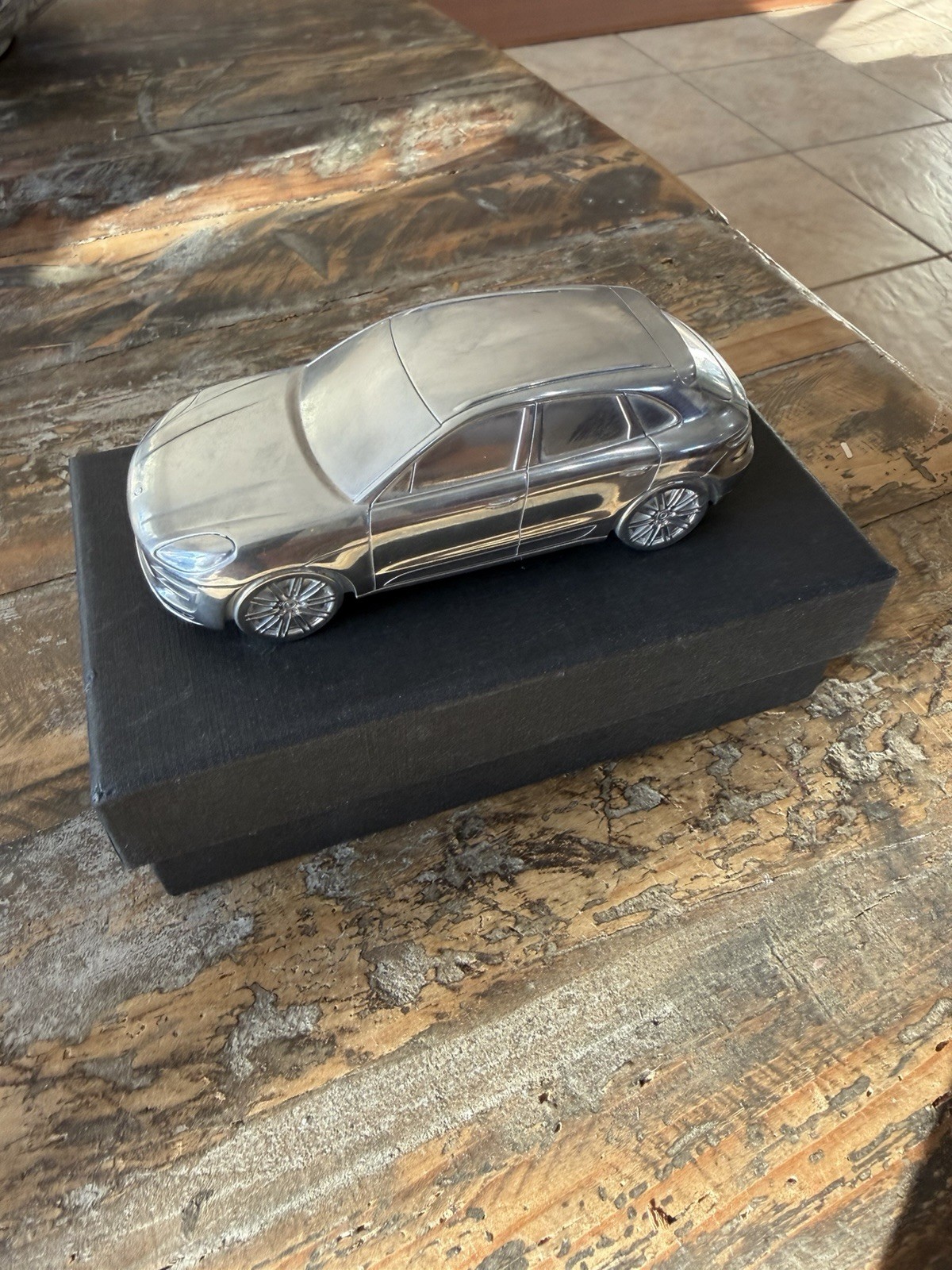 Porsche Macan Turbo Model