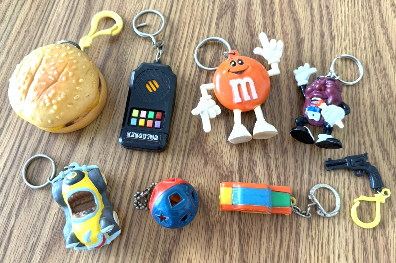 Keychain puzzle-game-toy Lot of 8-vintage-novelty fun character plastic keyrings