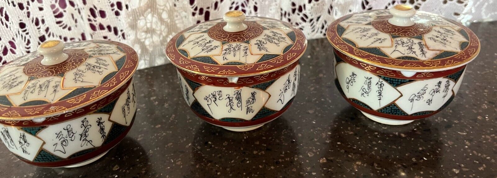 3 chipped Japanese Kutan  IMARI Lidded tea cups Vtg Porcelain