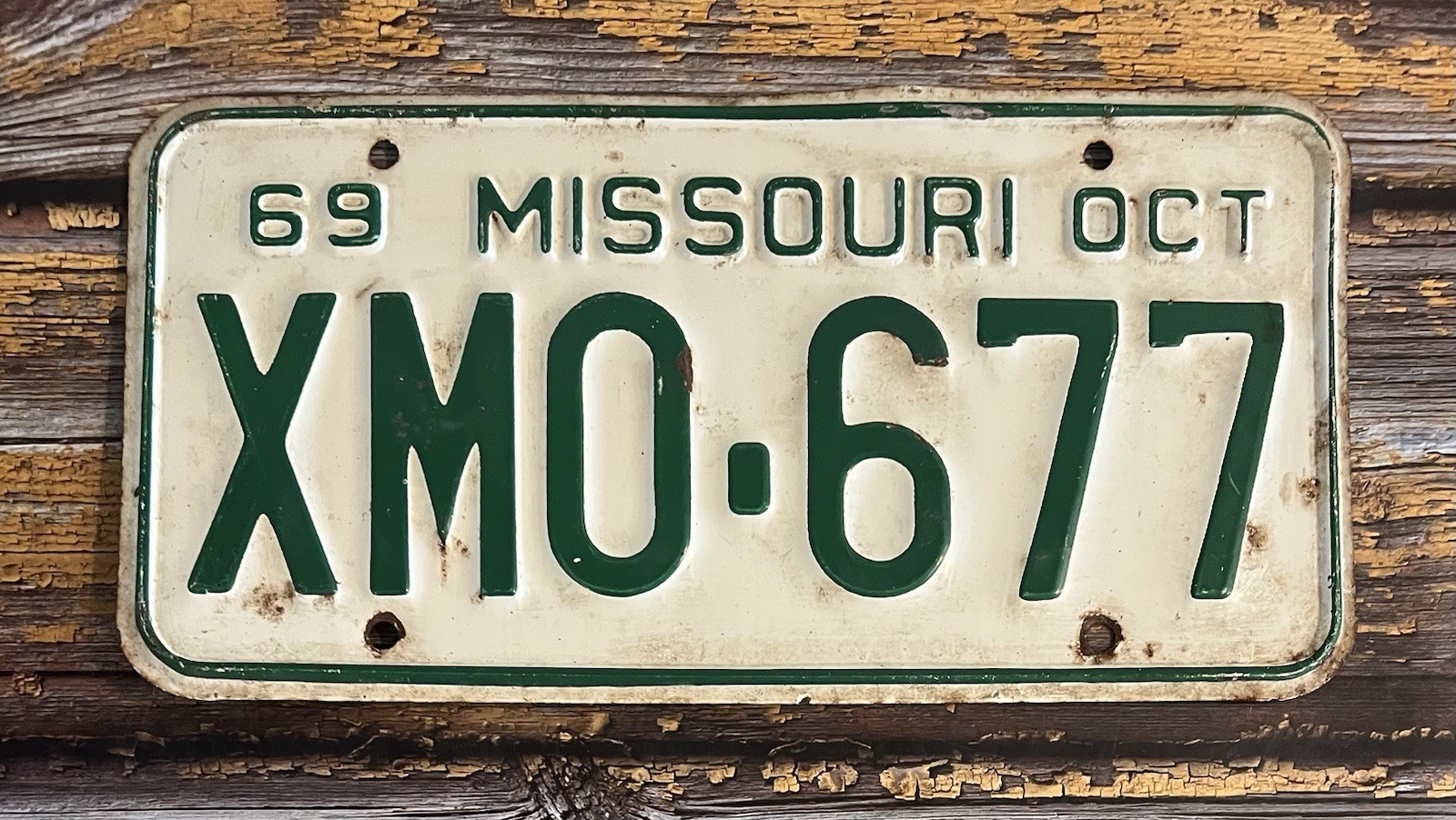 1969 Missouri License Plate XM0-677
