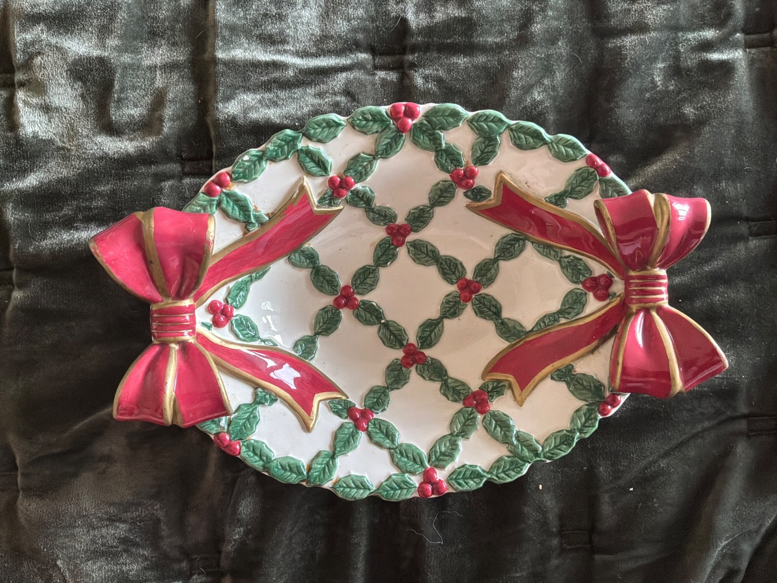 Fitz Floyd Santa\'s List Cranberry Server Bowl with Red Bows and Holly