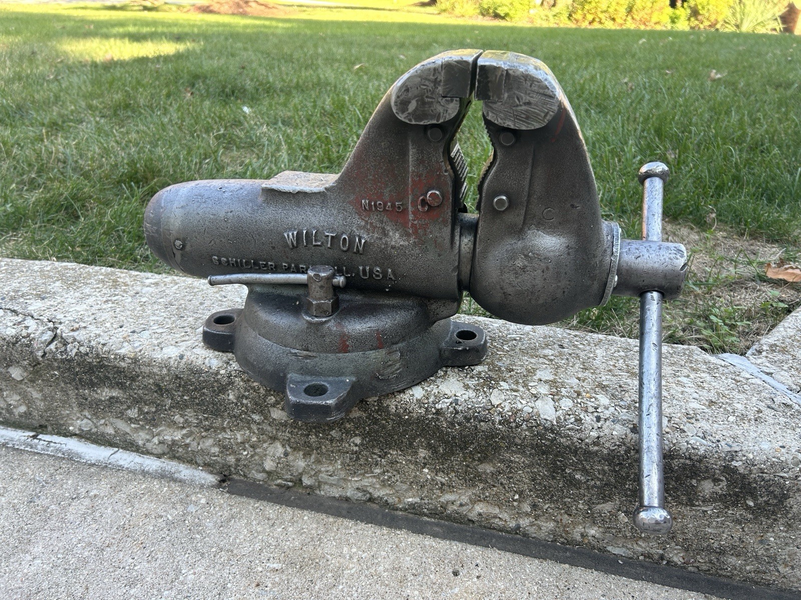 Vintage Wilton C1 Bullet Bench Vise 4.5” Jaws Swivel Base USA Schiller Park