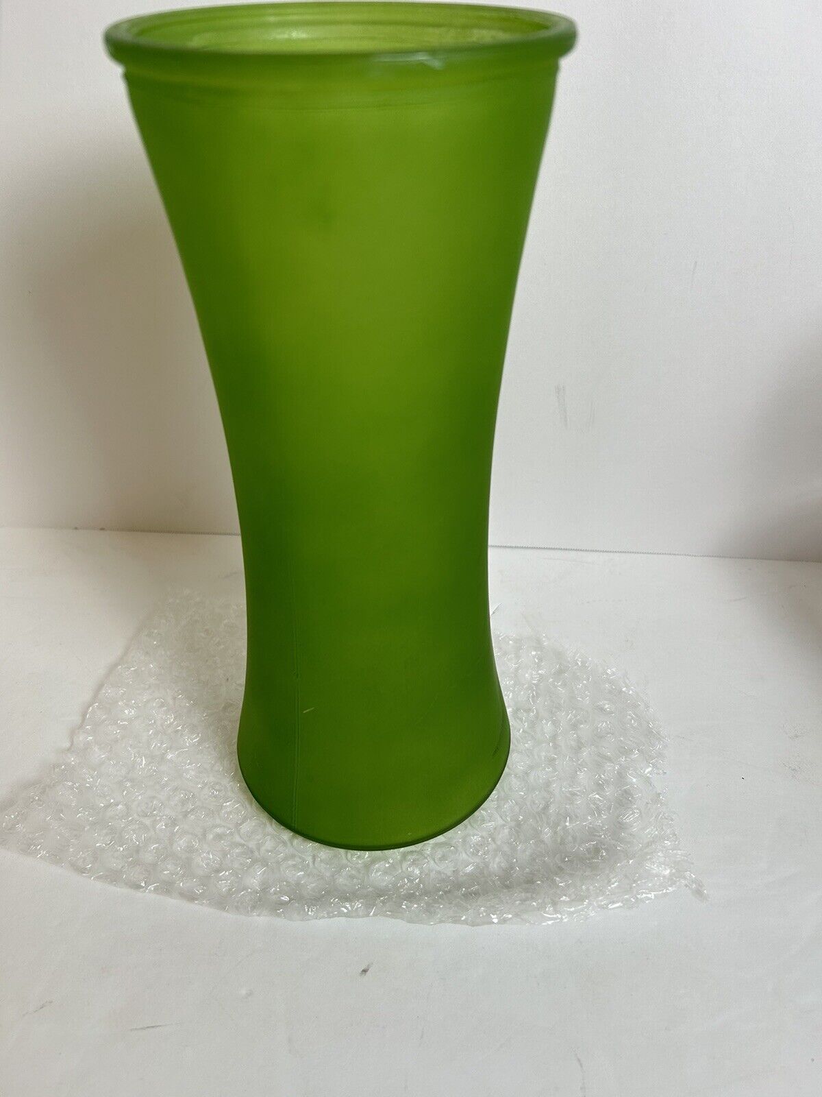 Vintage Emerald Green Glass Vase 10” Tall Used 