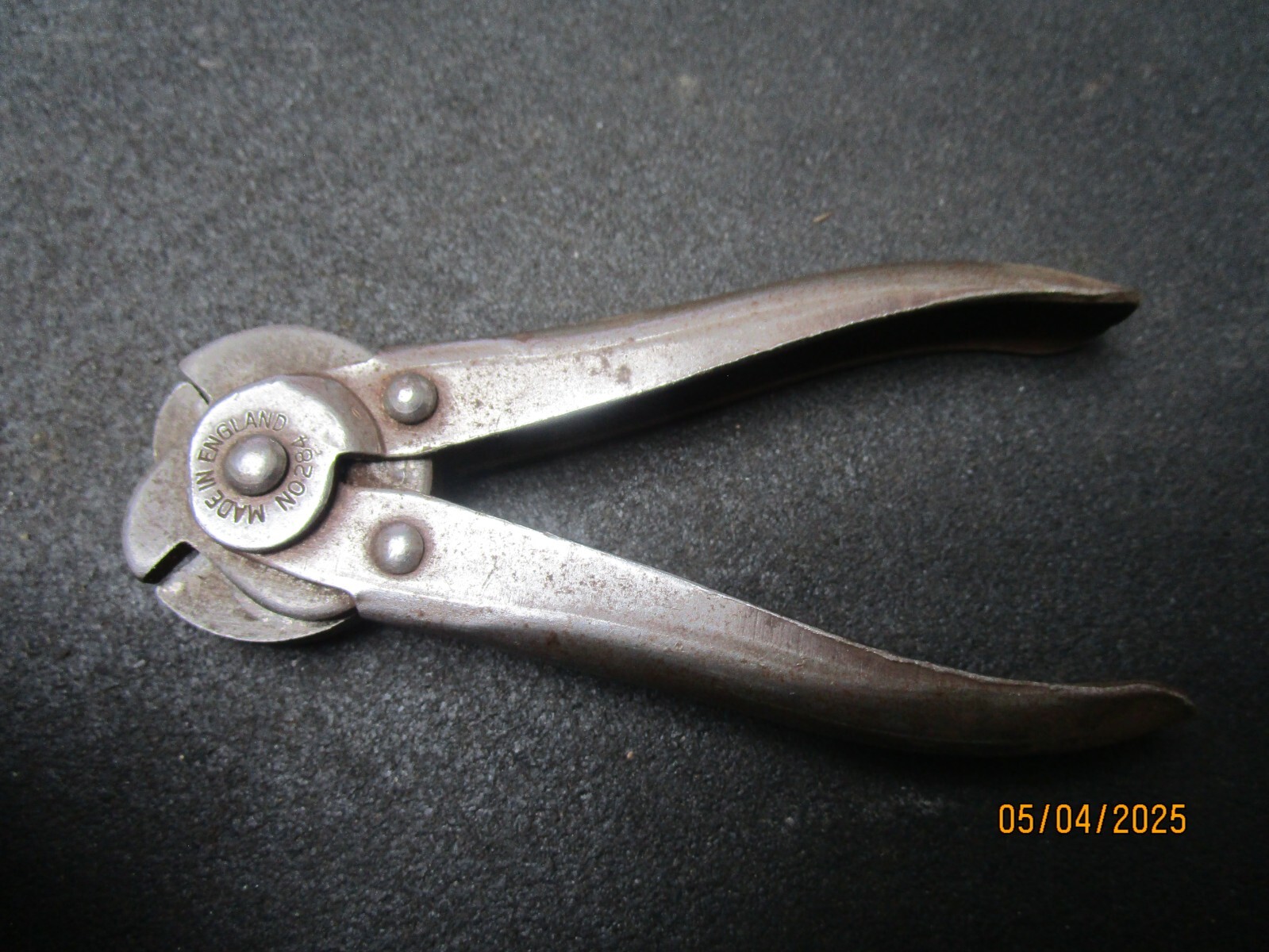 WIRE CUTTERS  POSITION VNTG WIRE CUTTERS NO NAME MADE IN ENGLAND