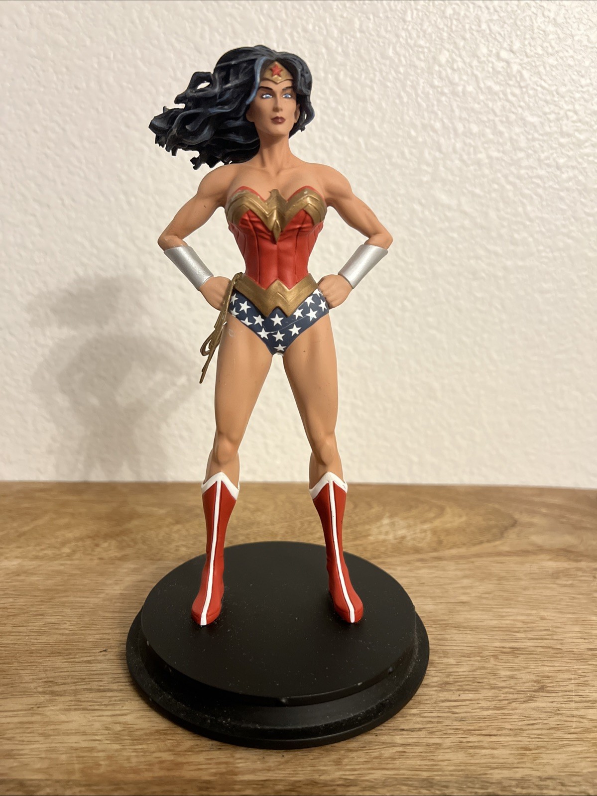 Wonder Woman Dc Comics Icon Heroes 40/1000 Rare 7.5” Figure Statue Ceramic Wonder Woman Dc Comics Icon Heroes 40/1000 Rare 7.5” Figure Statue Ceramic