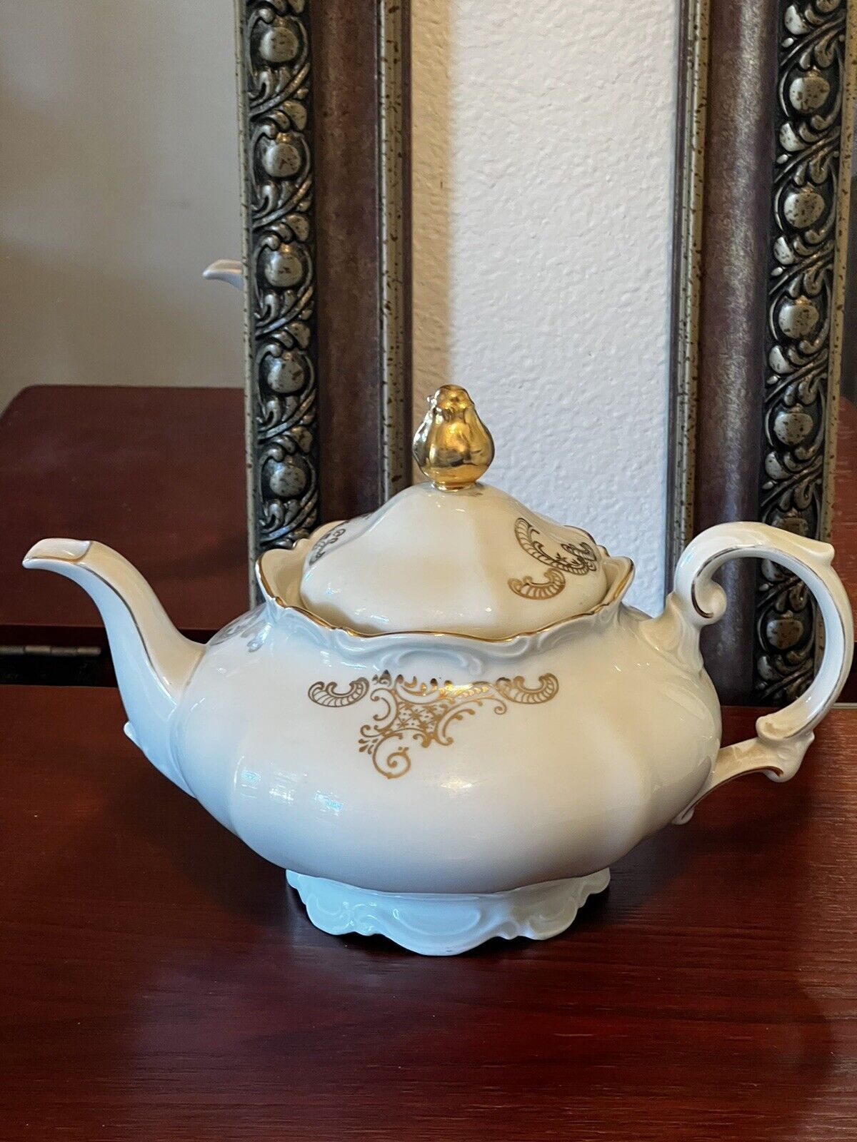 Antique Germán Mitterteich Bavaria #35 TEA POT Cream & Gold 7x7x10\ Antique Germán Mitterteich Bavaria #35 TEA POT Cream & Gold 7x7x10\