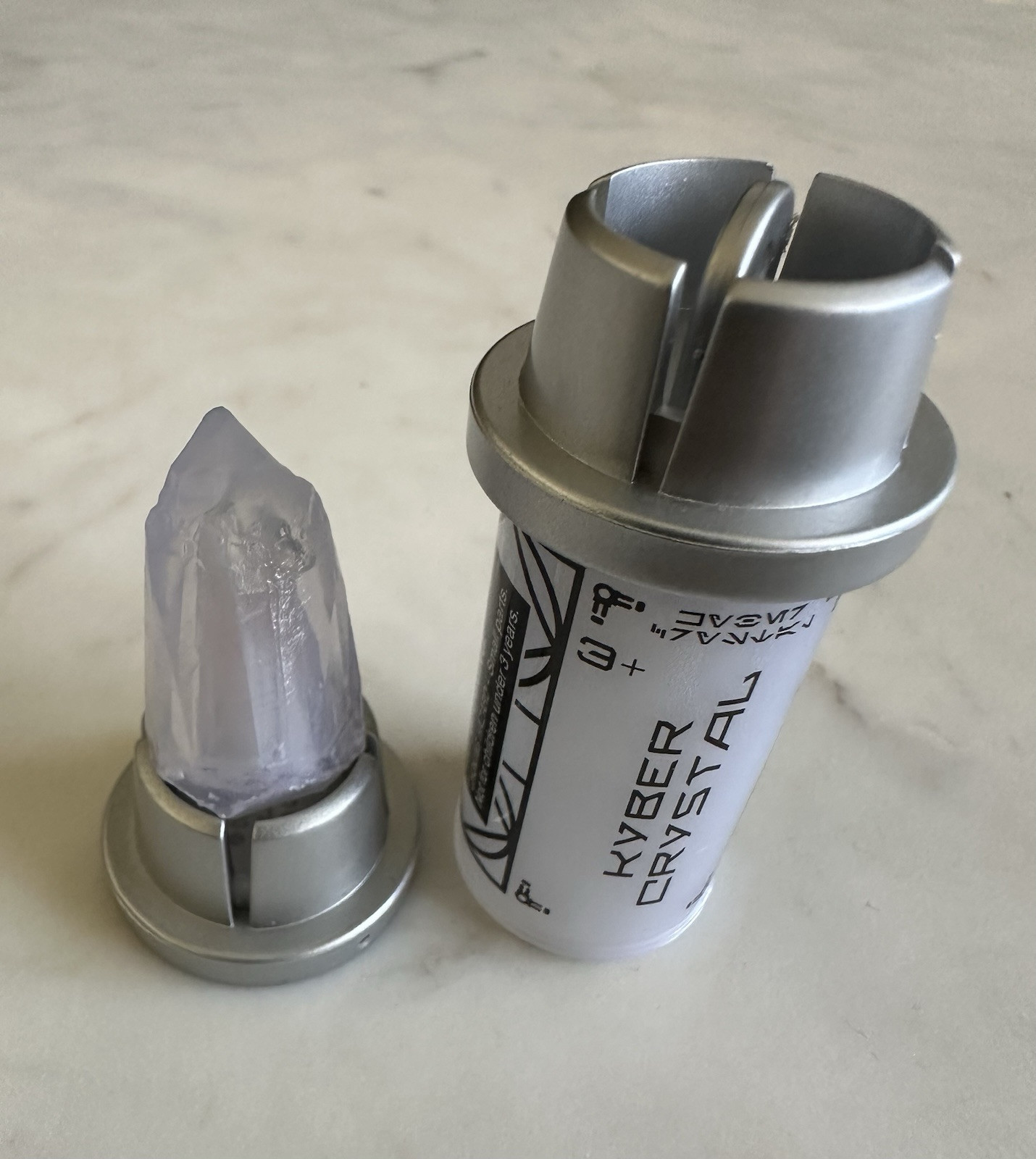 🔥RARE Star Wars Galaxy’s Edge - CHIRRUT IMWE - White Kyber Crystal - Series 1💥