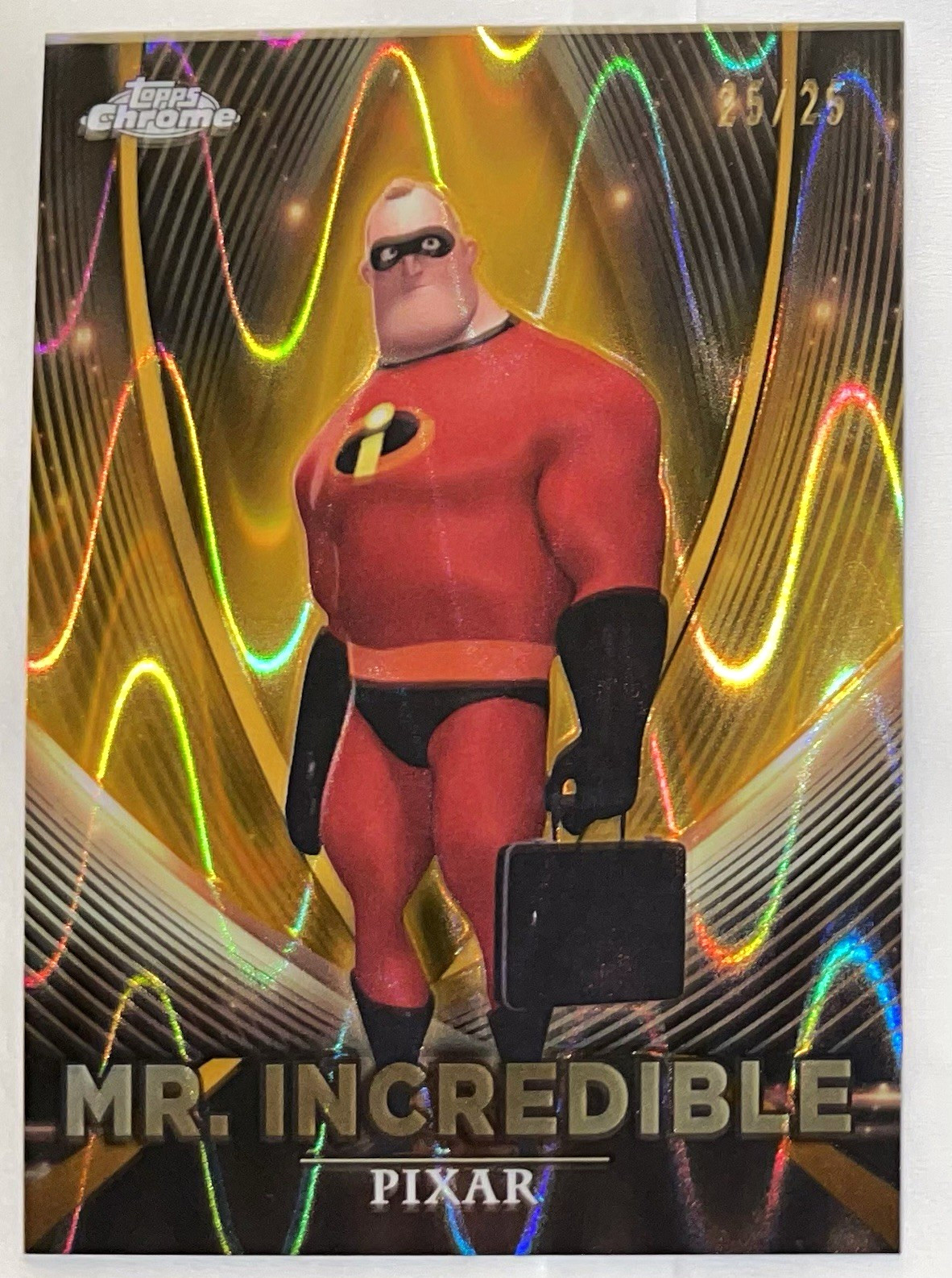 Topps 2025 Chrome Pixar Gold Mr. Incredible The Incredibles PG-4 Case Hit #25/25