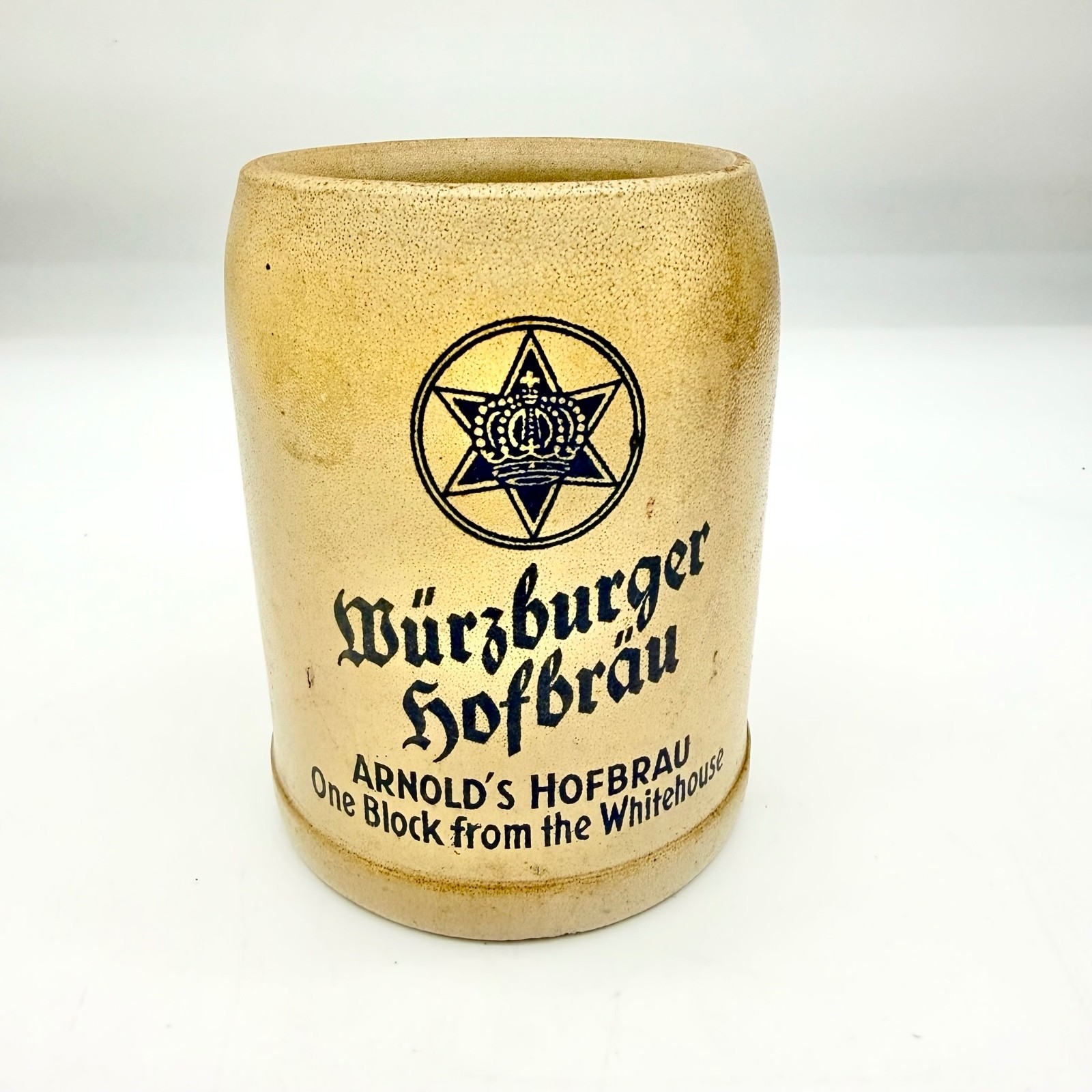 Würzburger Hofbräu Arnold\'s Hofbrau Beer Stein Mug Stoneware Beige Blue 0.5L