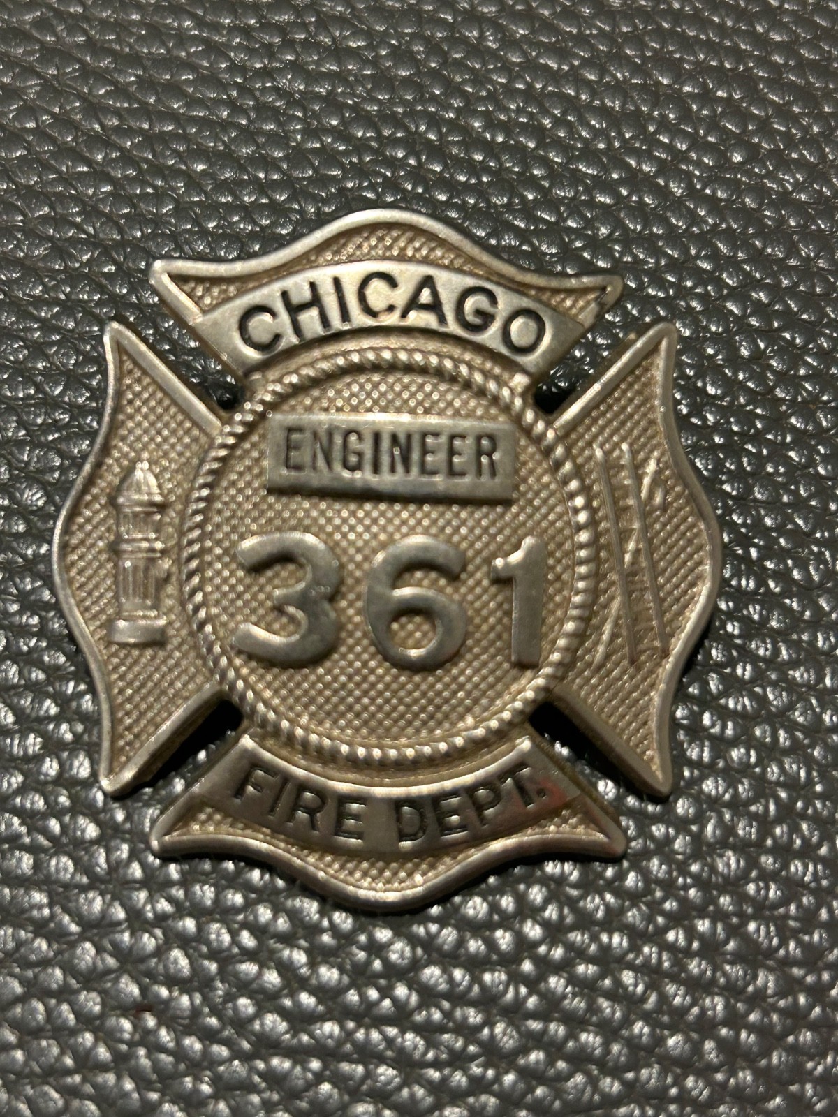 Obsolete Vintage Chicago Illinois Fire Department Fireman's Badge Obsolete Vintage Chicago Illinois Fire Department Fireman's Badge