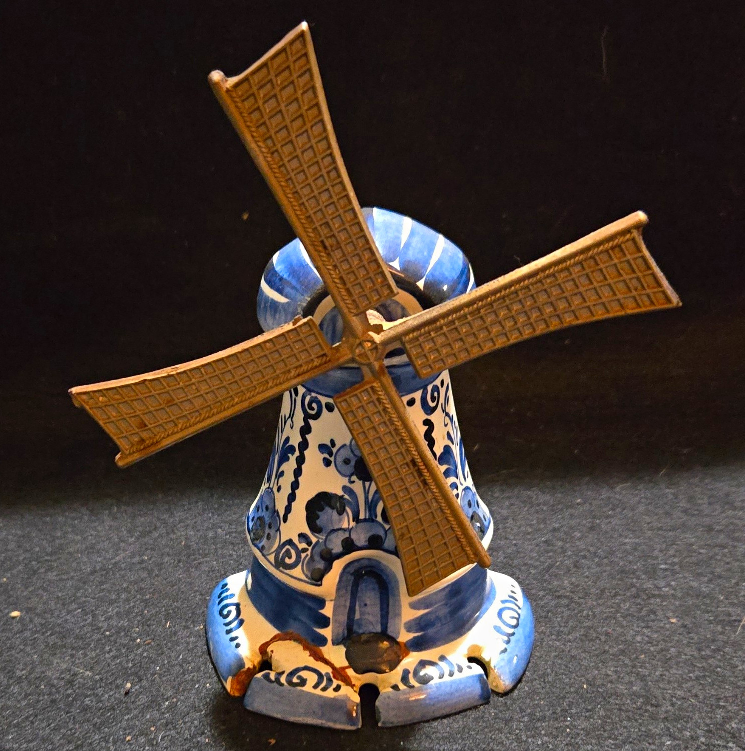 Norelco Delft Blue Hand Painted Windmill Ceramic  MPN 560 Holland 1964