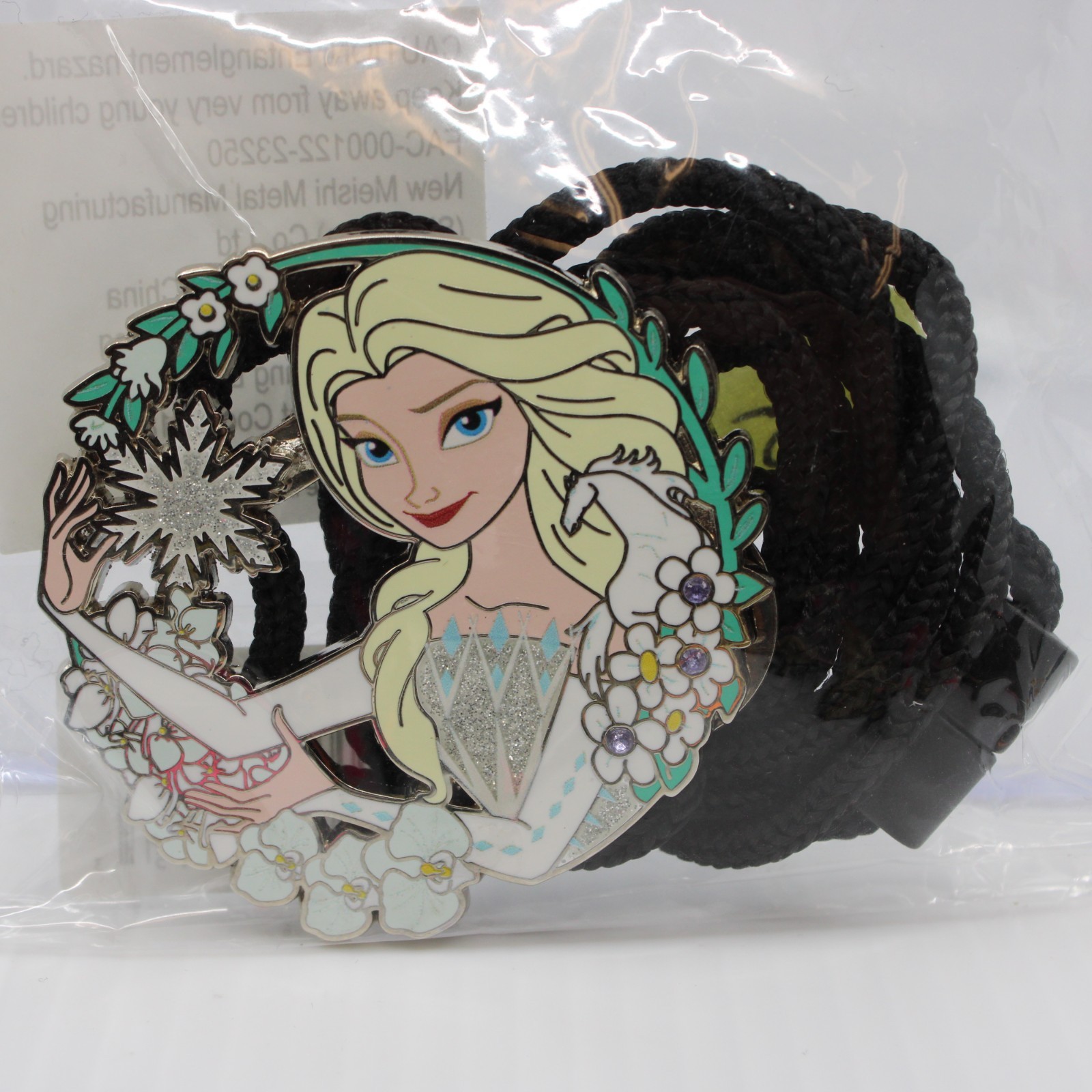 B3 Disney DEC BOLO Cast Exclusive ID Lanyard Frozen Queen Elsa Wreath Floral
