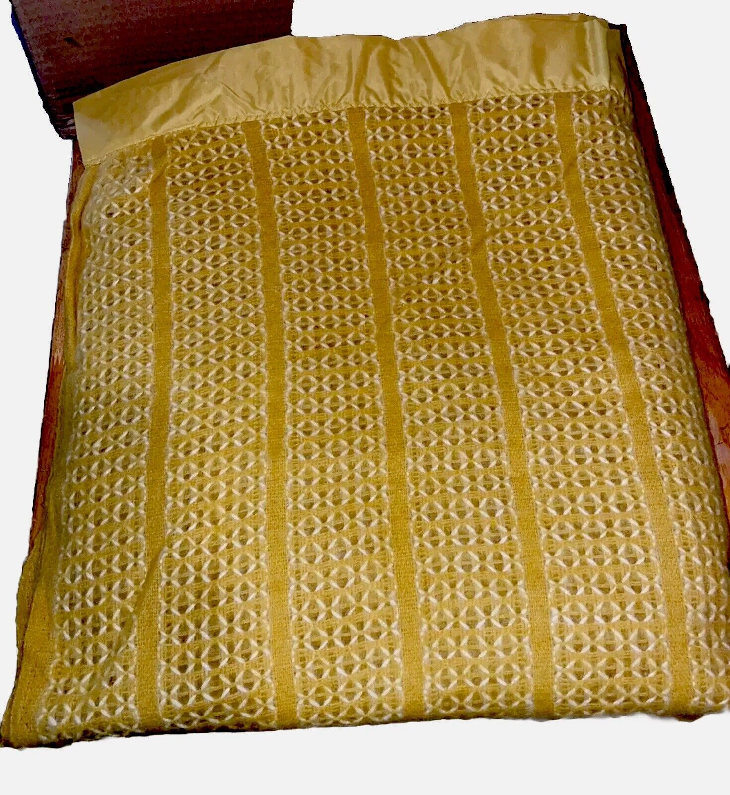 Vintage yellow striped Chatham North Star Blanket Satin Trim 80” x 92”