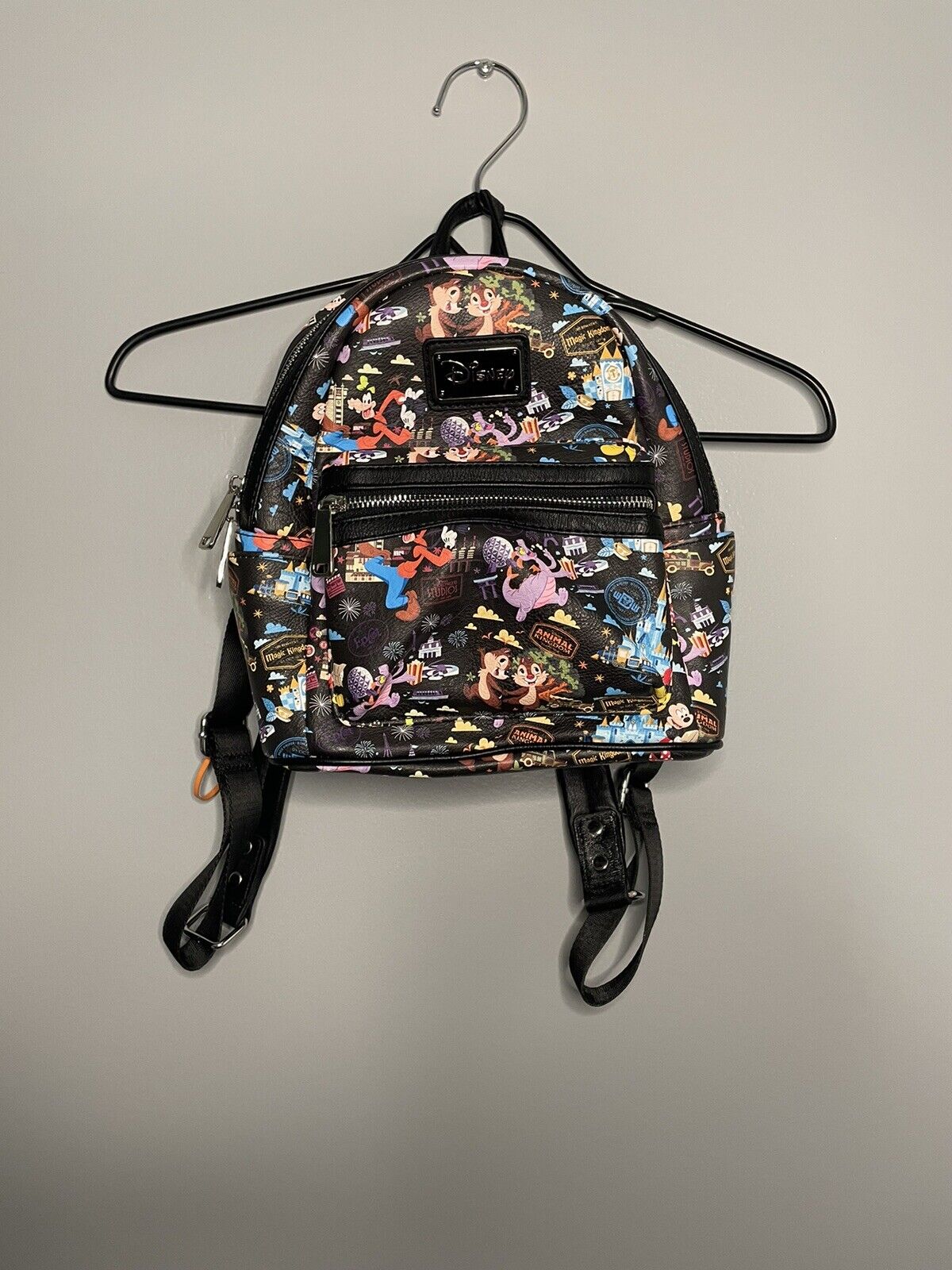 Walt Disney World Disney Parks 2018 Annual Passholder  Mini Backpack Authentic