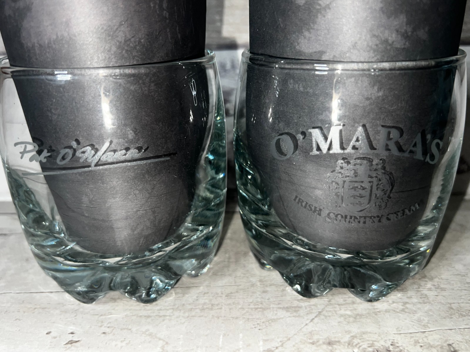 Vintage Pat O\'maras Irish Cream Rocks Glasses Signed Rippled Base Set of 2 (274) Vintage Pat O\'maras Irish Cream Rocks Glasses Signed Rippled Base Set of 2 (274)
