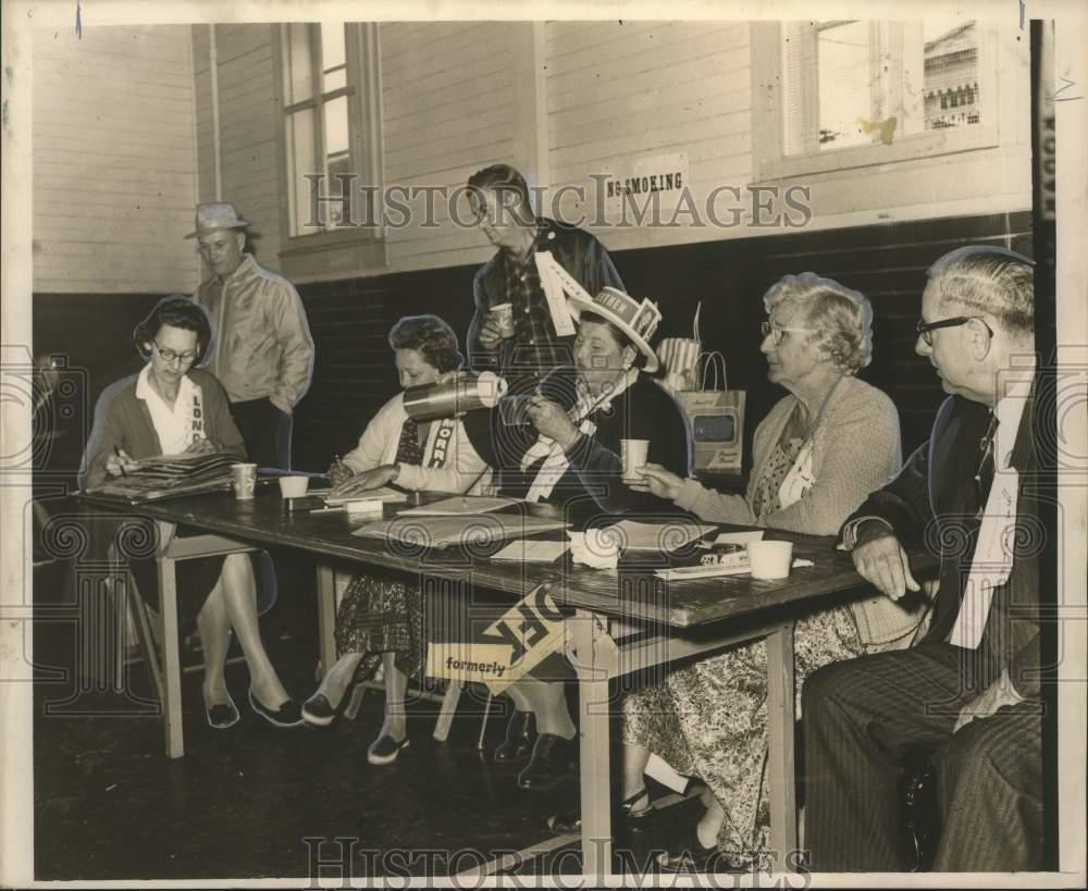 1963 Press Photo poll workers take a coffee break at precinct 14 in New Orleans