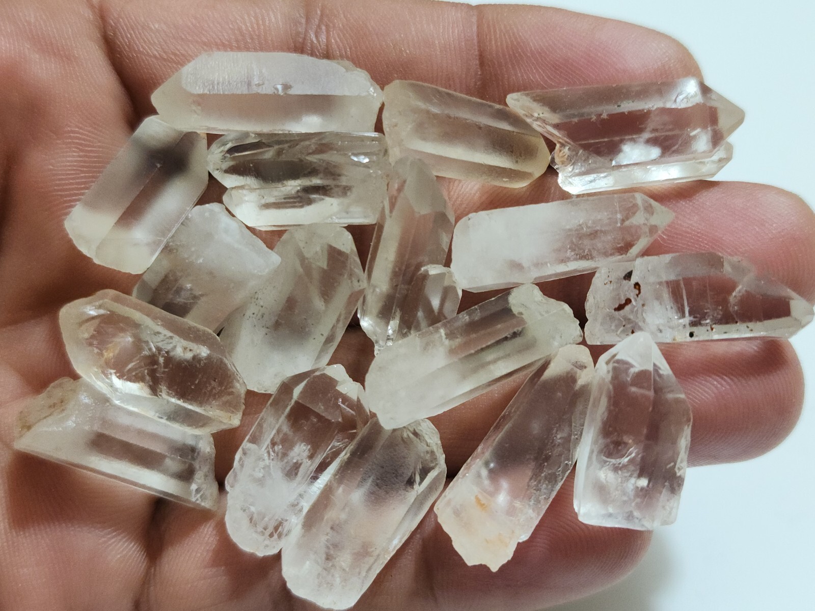 Beautiful Raw Crystal Quartz 17 Pcs Lot Size 20-25 MM Loose Gemstone For Jewelry