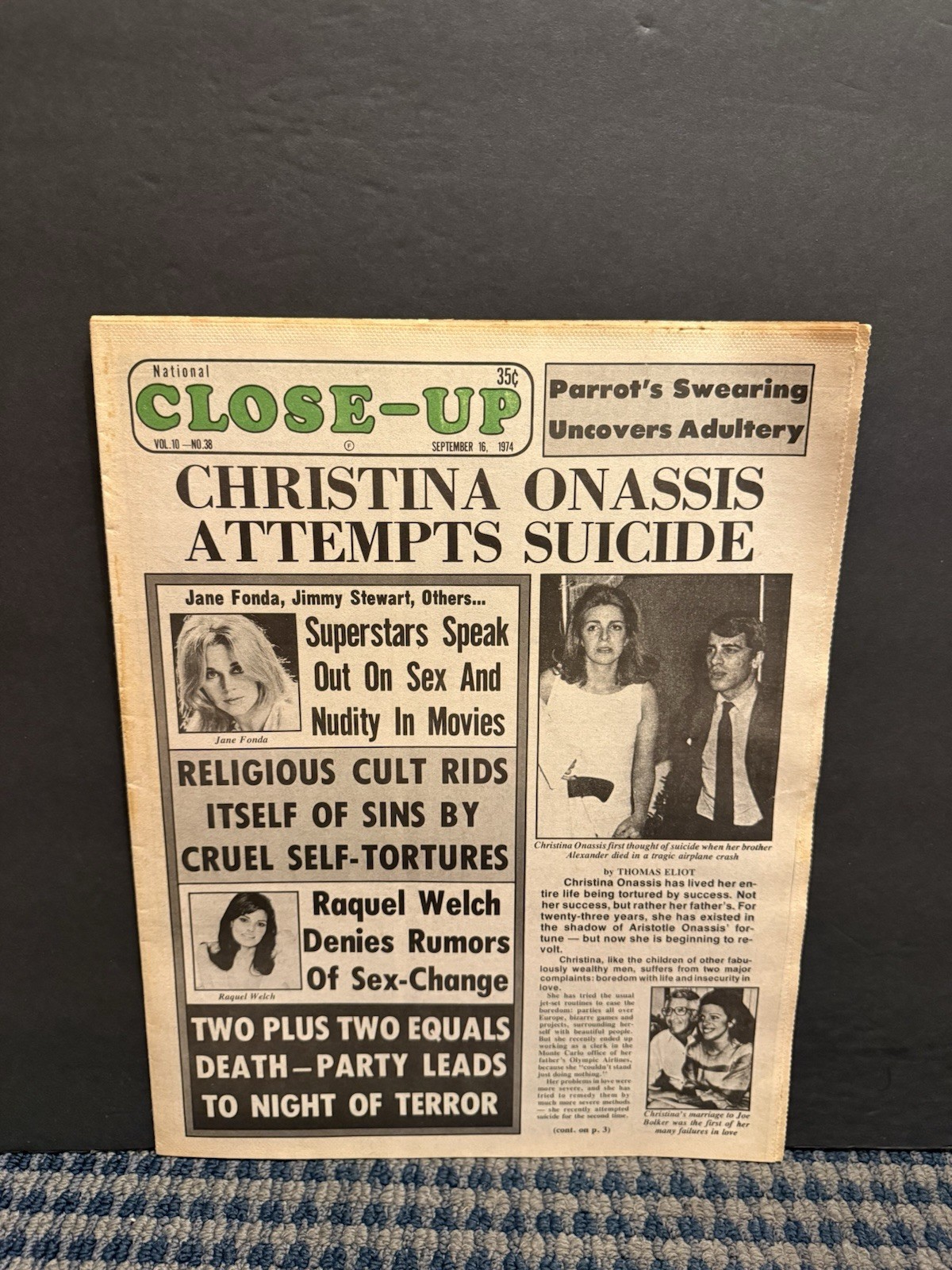 1974 Sept 16th National Close-Up Newspaper, Jane Fonda, Raquel Welch (10U)