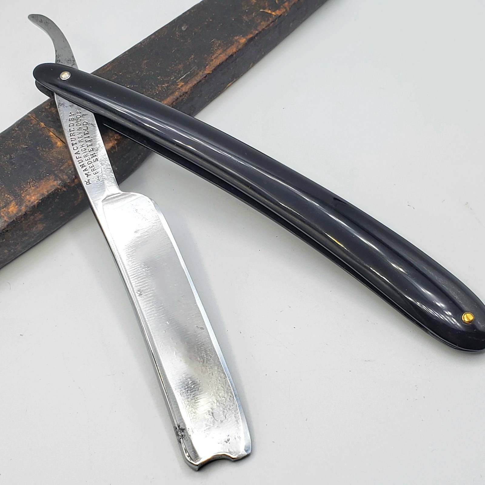 Vintage Antique FREDERICK REYNOLDS Cutthroat Straight Razor 5/8